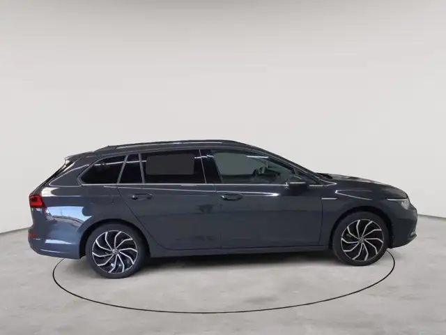 Volkswagen Golf view 3