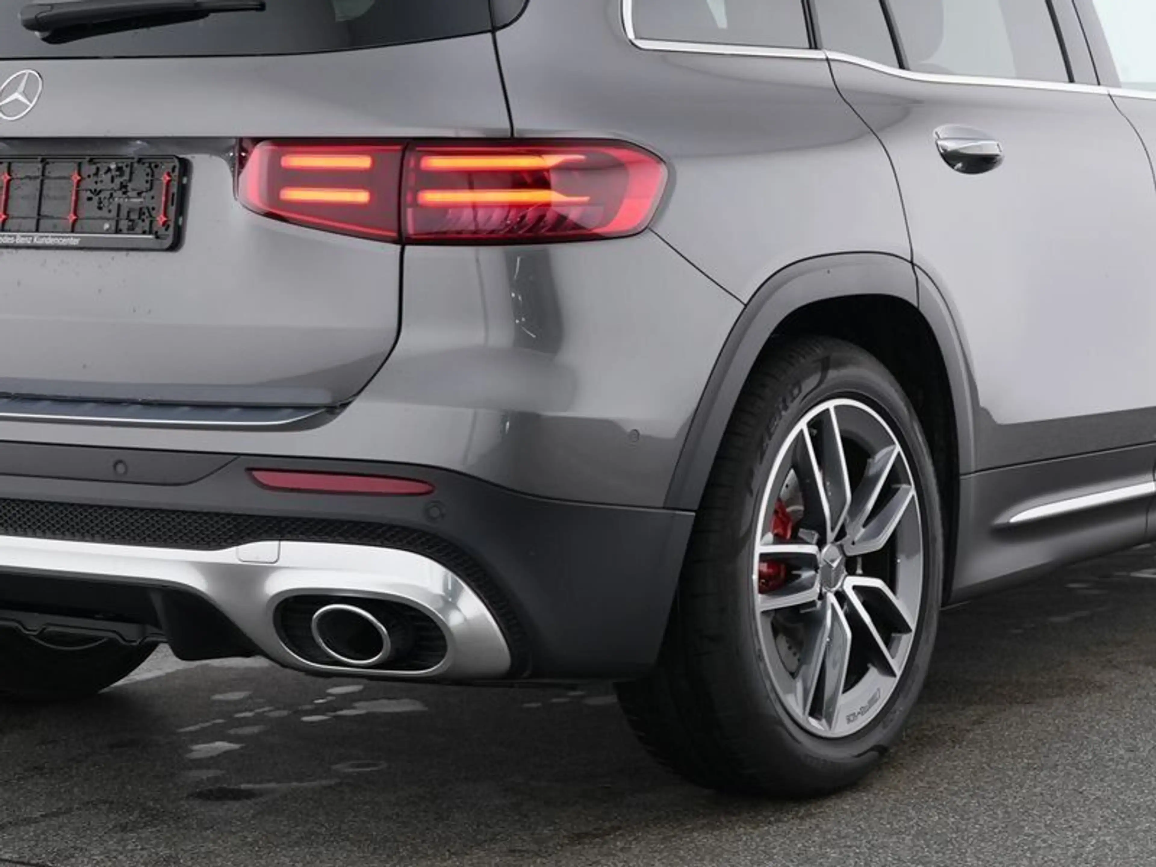 Mercedes-Benz GLB 35 AMG 4M DISTR+MBEAM+360°+AHK+TOTW+KEYLESS+ — photo 4