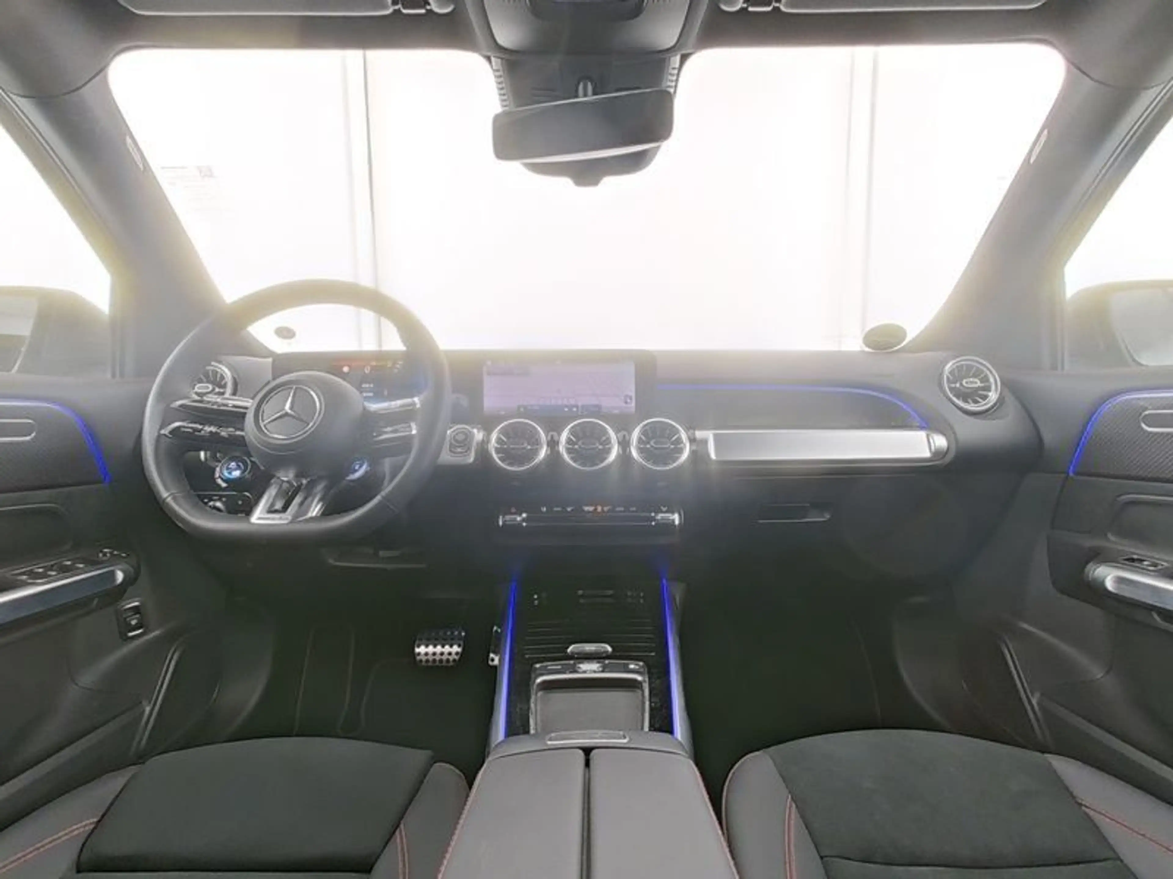 Mercedes-Benz GLB 35 AMG 4M DISTR+MBEAM+360°+AHK+TOTW+KEYLESS+ — photo 5