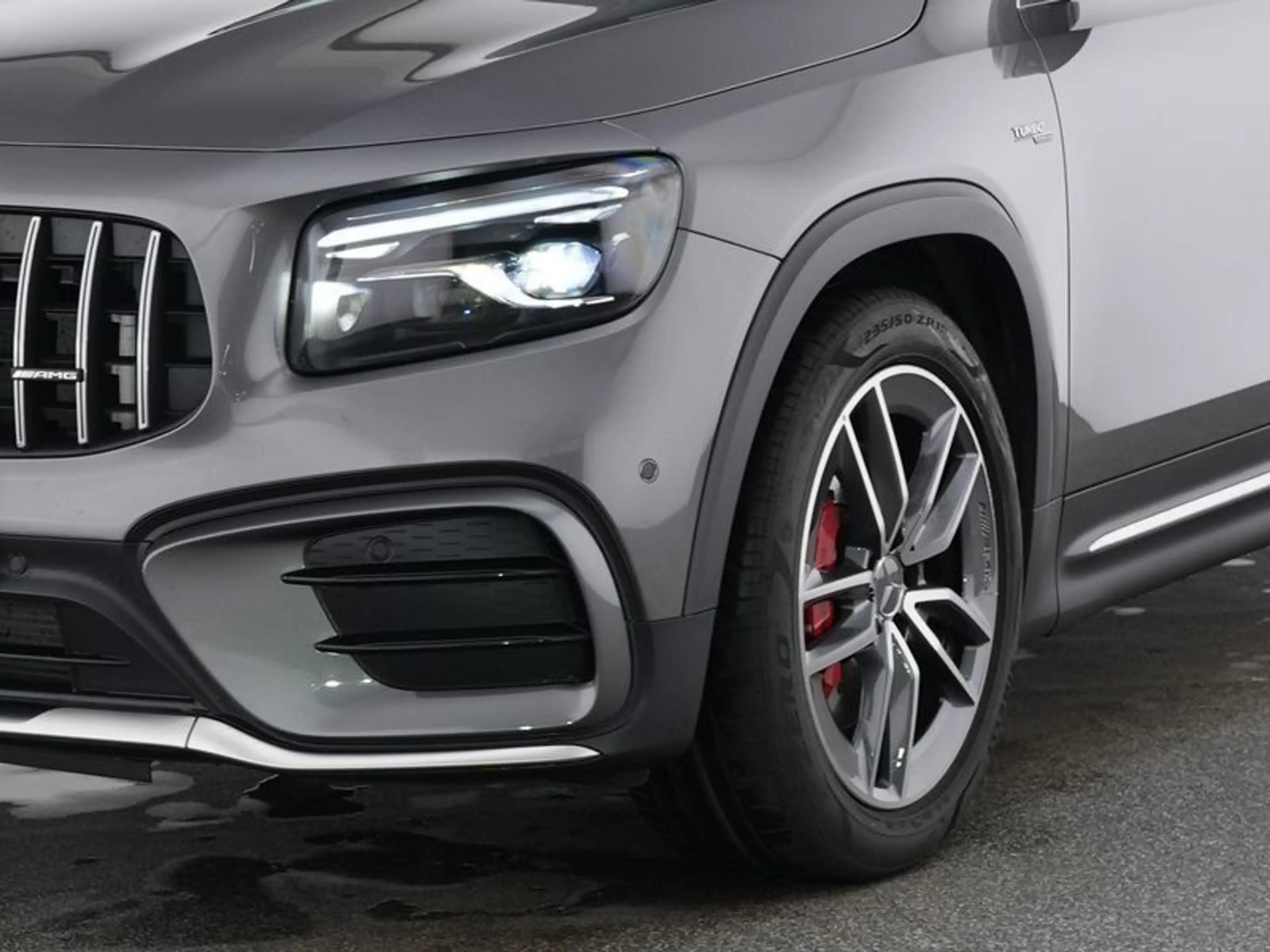 Mercedes-Benz GLB 35 AMG 4M DISTR+MBEAM+360°+AHK+TOTW+KEYLESS+ — photo 3