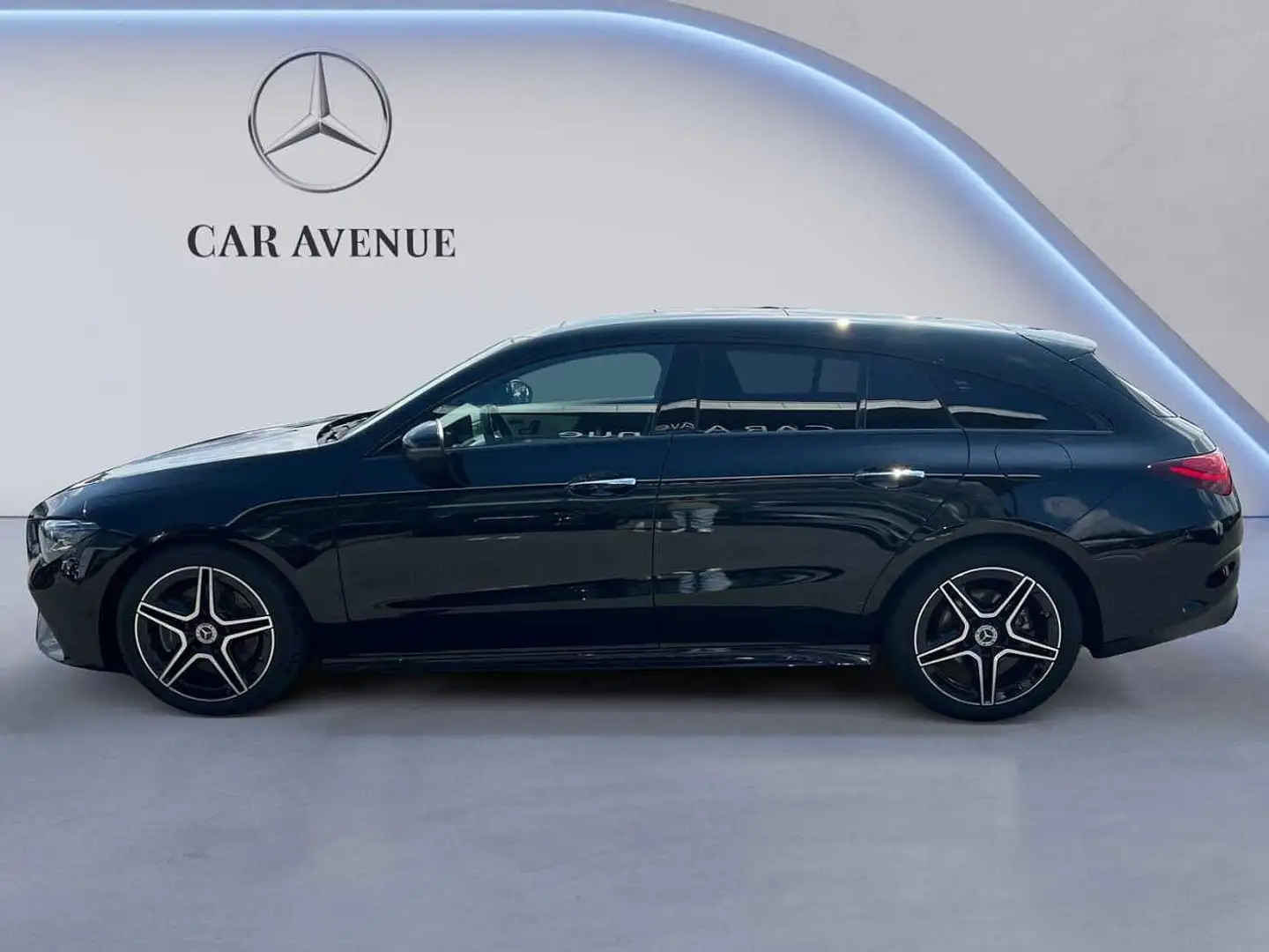 Mercedes-Benz CLA 200 d Shooting Brake AMG Line Noir - 2