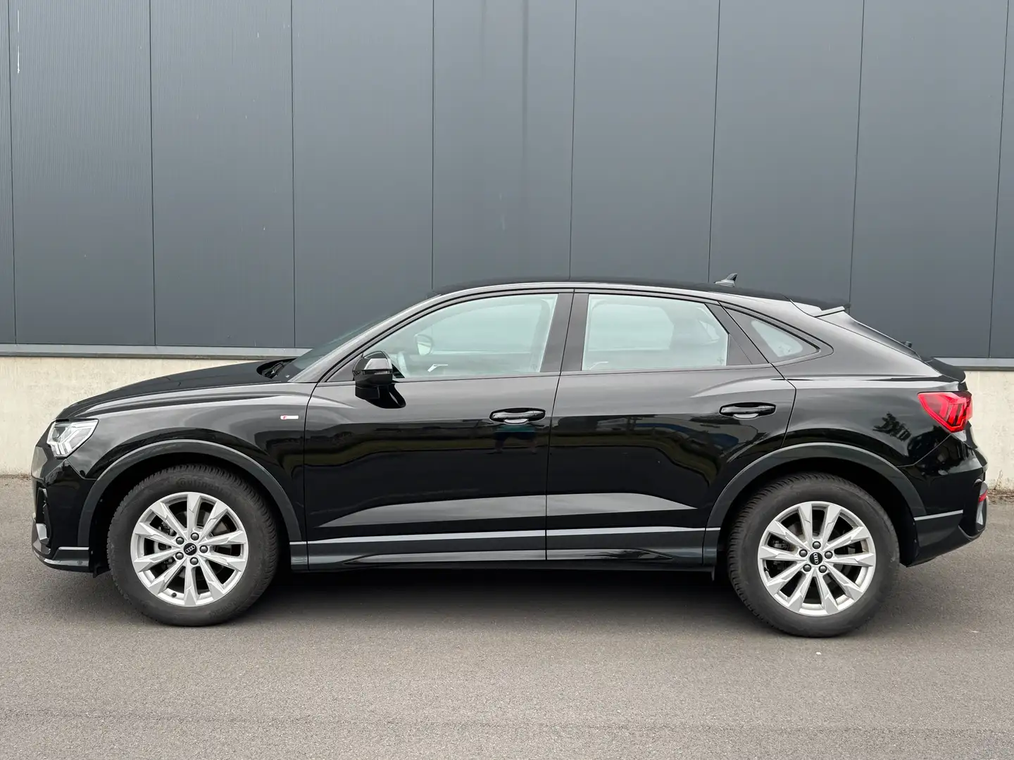 Audi Q3 35 TFSI Sportback S-Tronic S-Line | Navi | Zetverw Zwart - 2