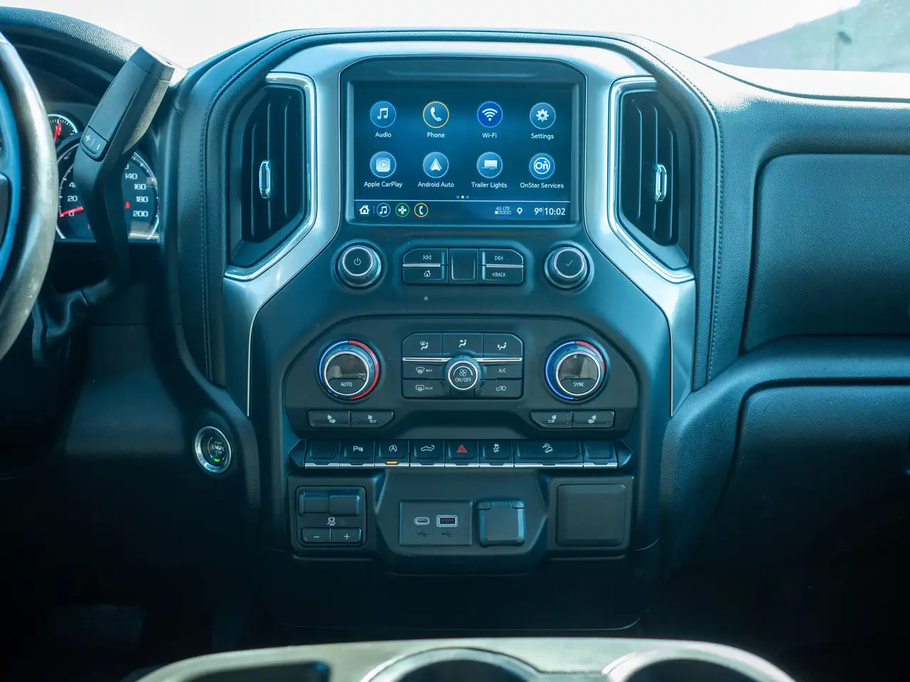 Chevrolet Silverado 1500 снимка Chevrolet Silverado 1500