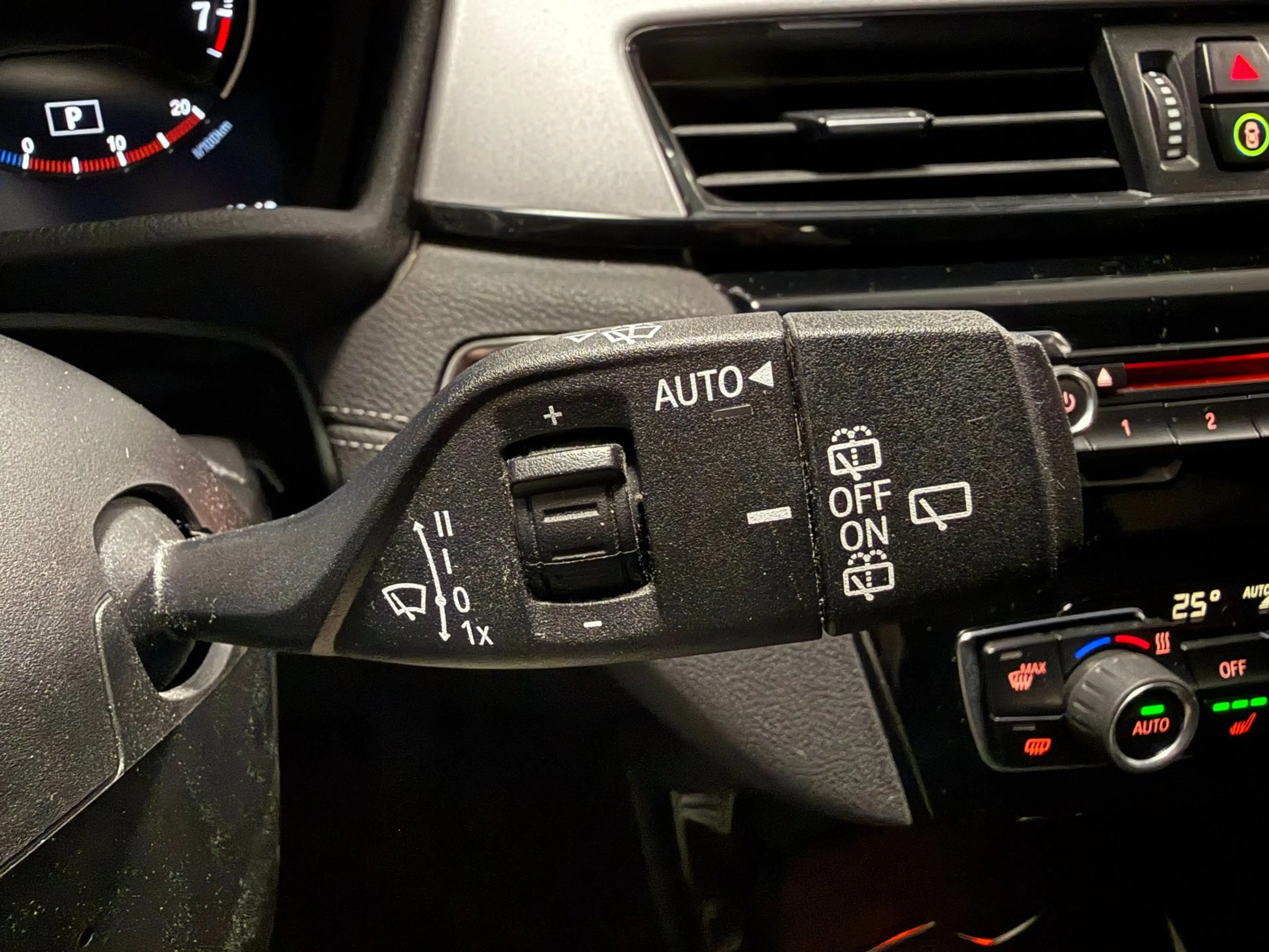 BMW X2 SDrive18i Executive|CAMERA|BLUETOOTH|STOELV|PDC|18 — photo 18