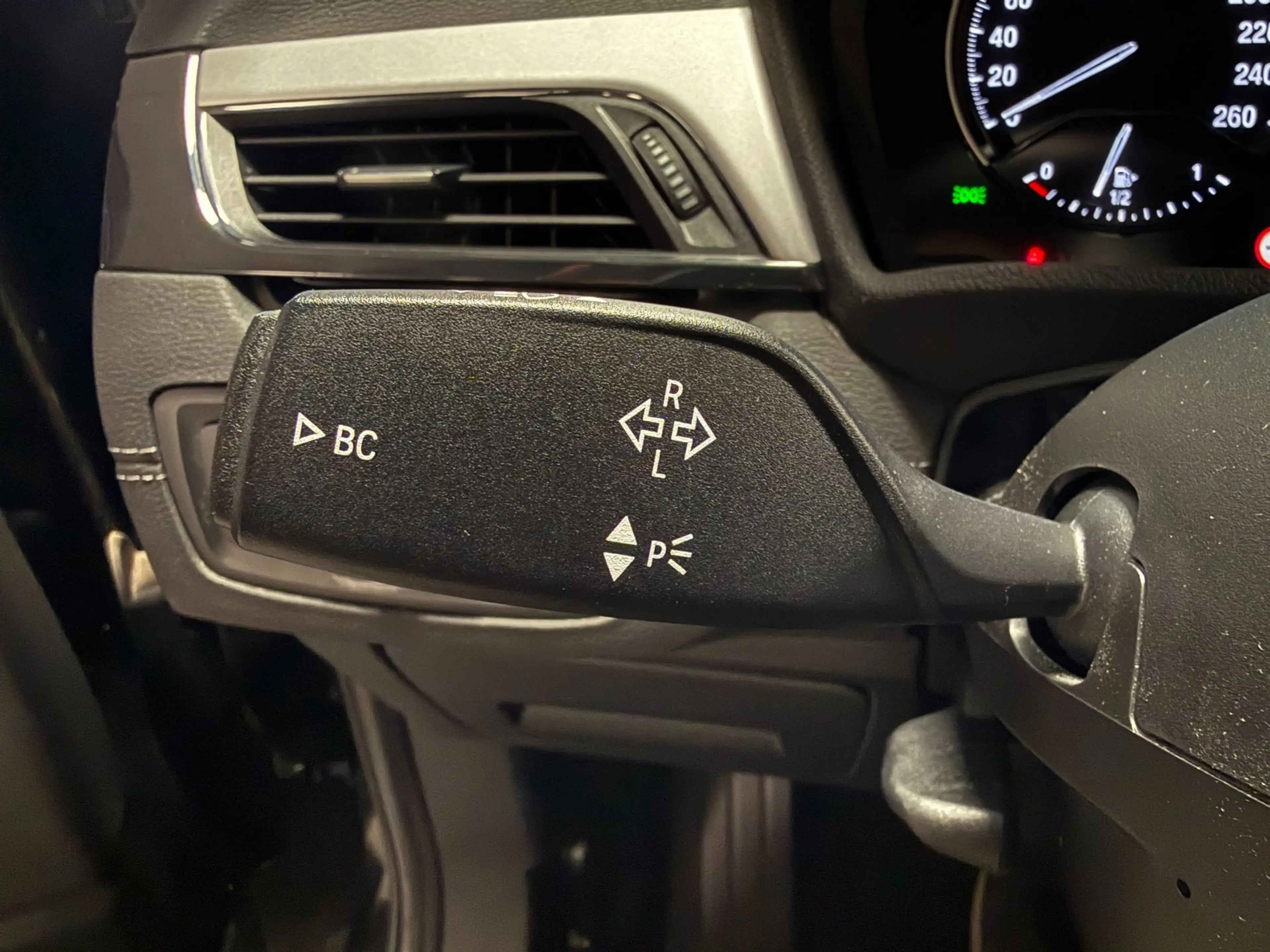BMW X2 SDrive18i Executive|CAMERA|BLUETOOTH|STOELV|PDC|18 — photo 17
