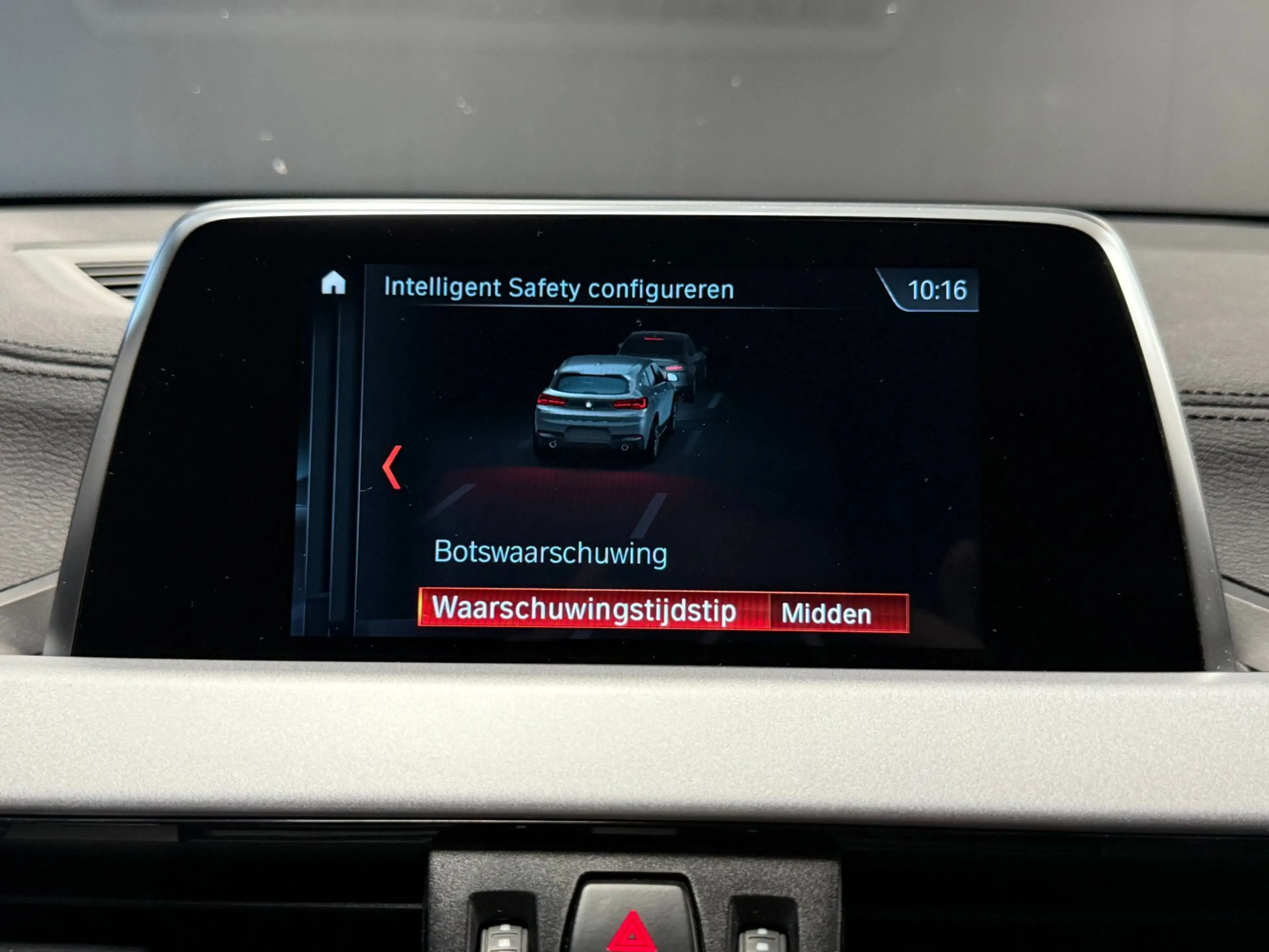BMW X2 SDrive18i Executive|CAMERA|BLUETOOTH|STOELV|PDC|18 — photo 35