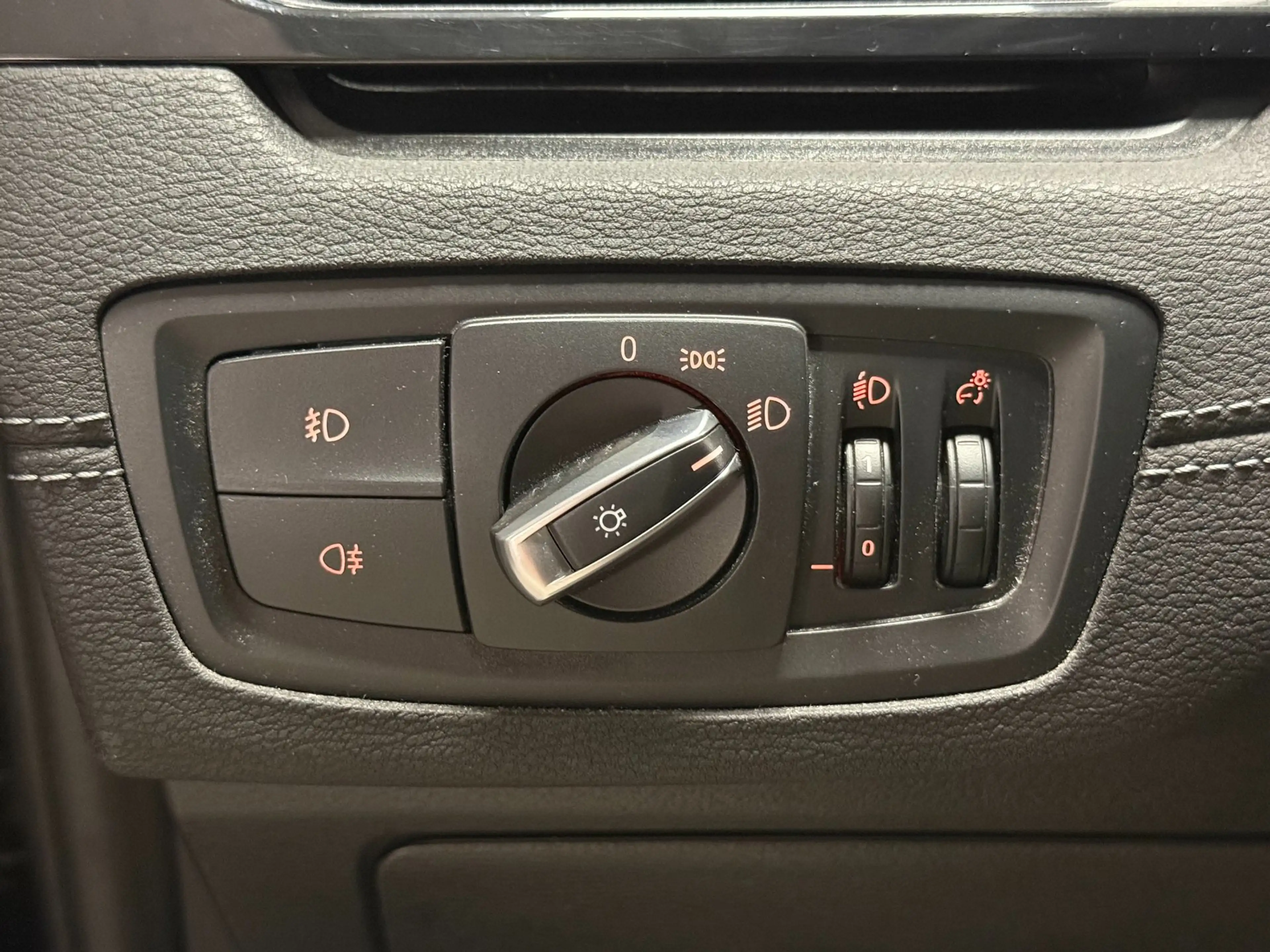 BMW X2 SDrive18i Executive|CAMERA|BLUETOOTH|STOELV|PDC|18 — photo 25