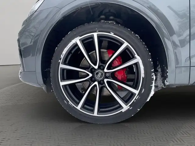 Audi Q5 view 21