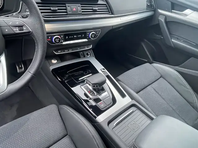 Audi Q5 view 15