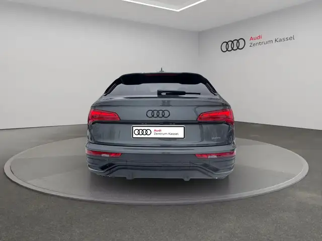 Audi Q5 view 6