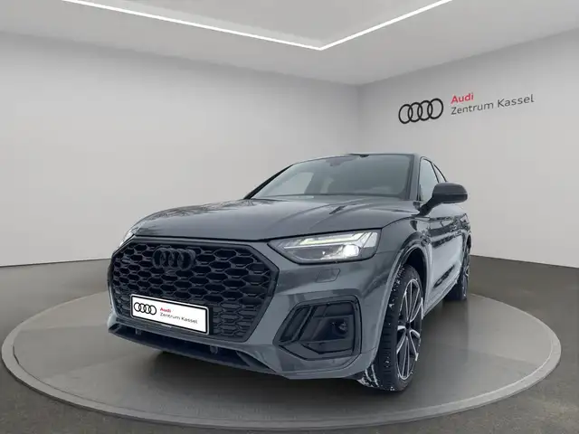 Audi Q5 view 3