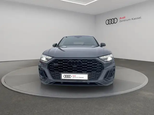 Audi Q5 view 10