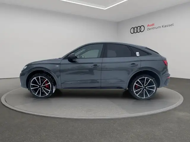 Audi Q5 view 4