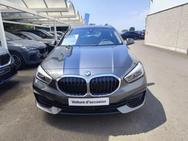 BMW 1 Series view 2