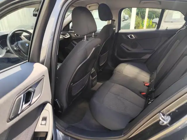 BMW 1 Series view 12