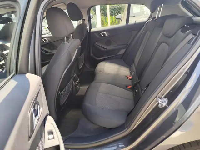 BMW 1 Series view 11