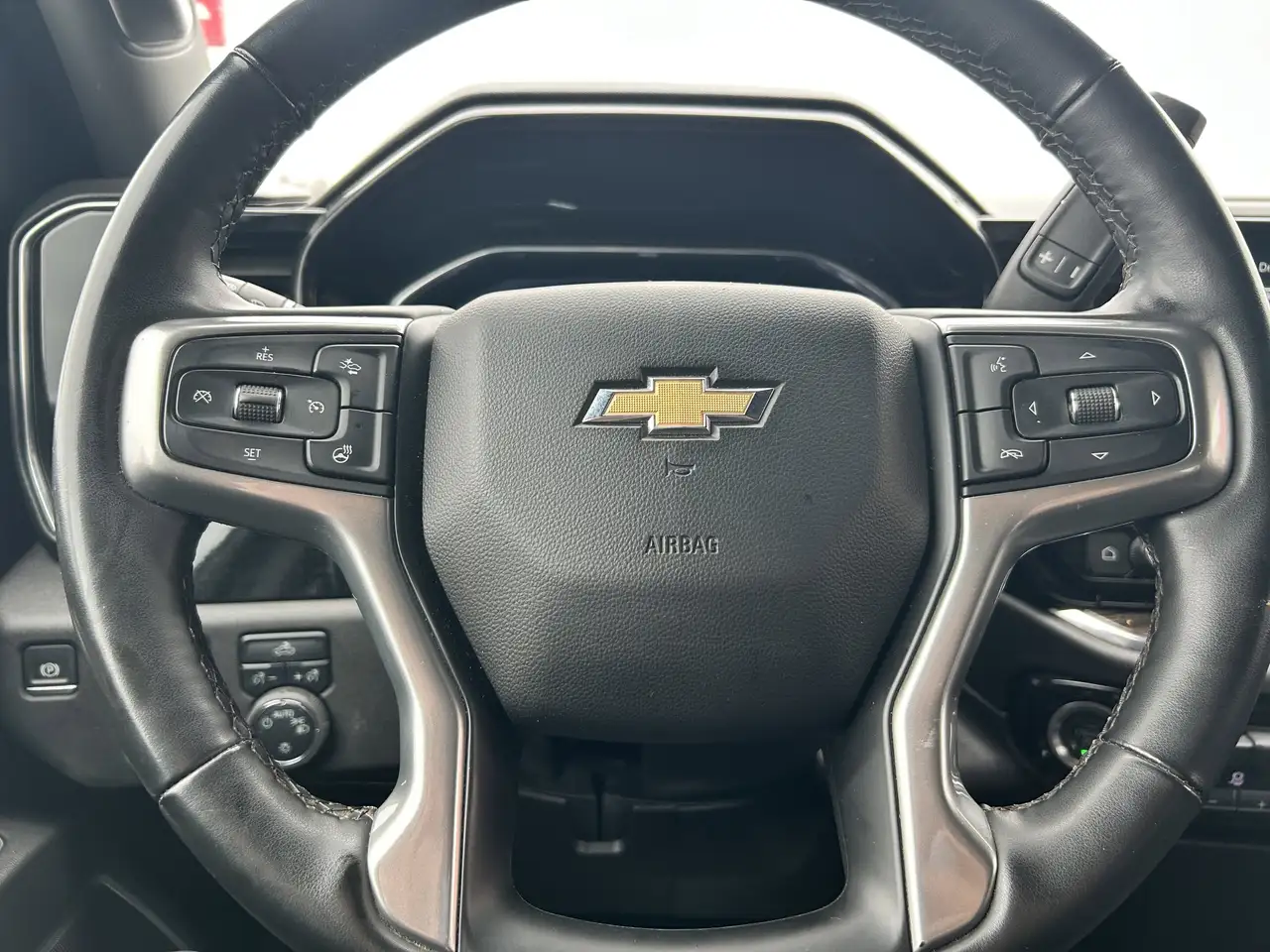 Chevrolet Silverado 1500 снимка Chevrolet Silverado 1500
