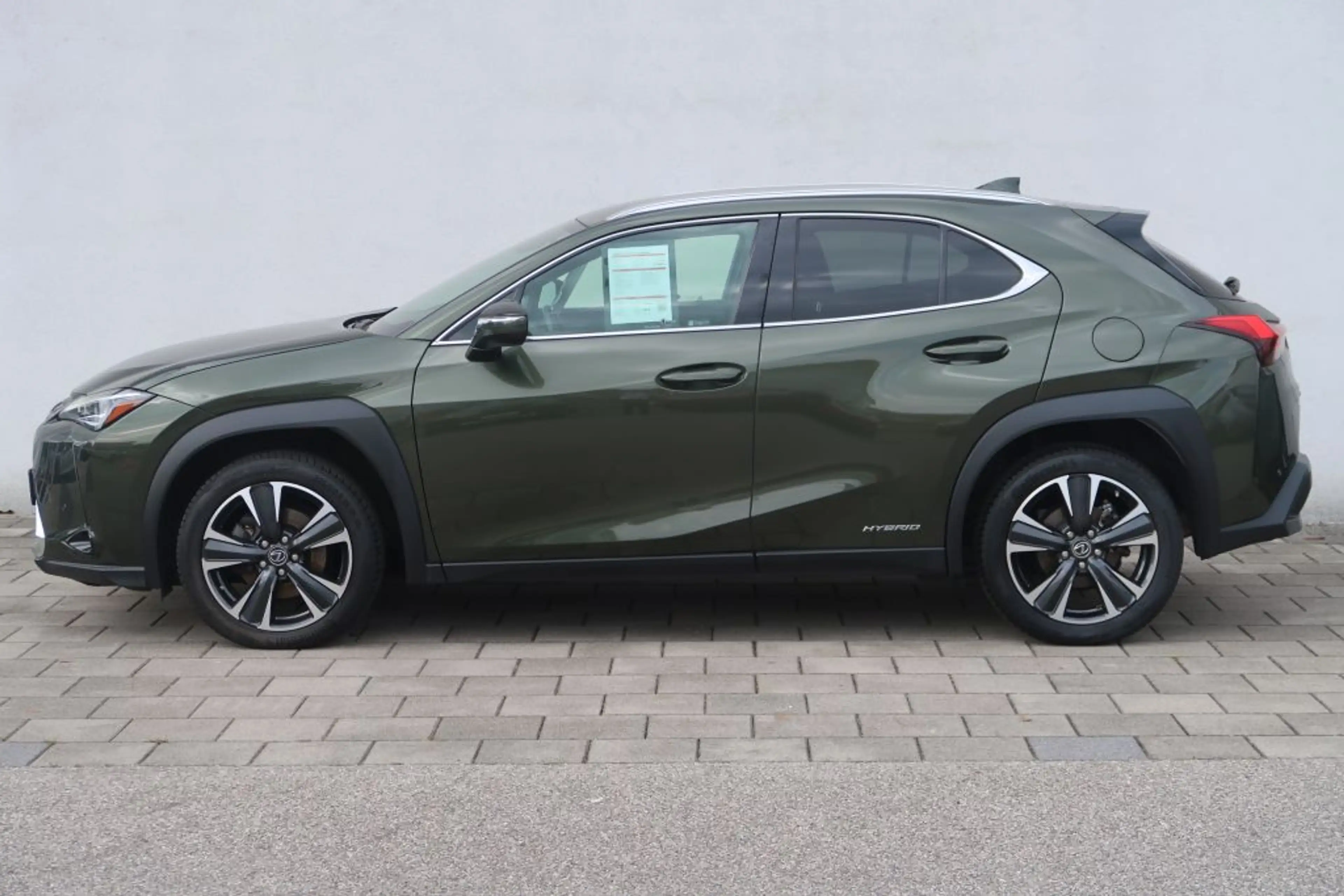 Lexus UX 250h Style Edition — photo 7
