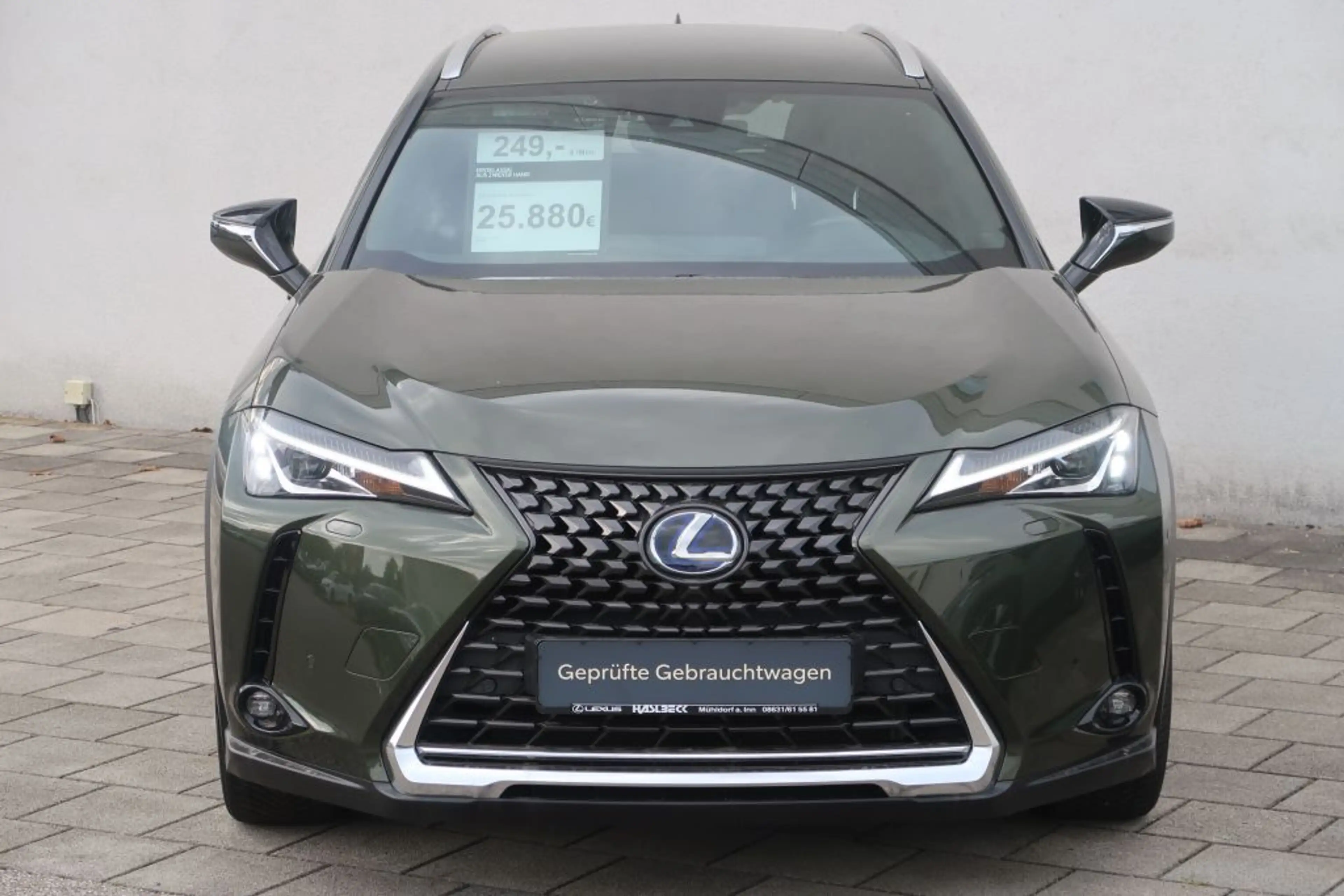 Lexus UX 250h Style Edition — photo 9