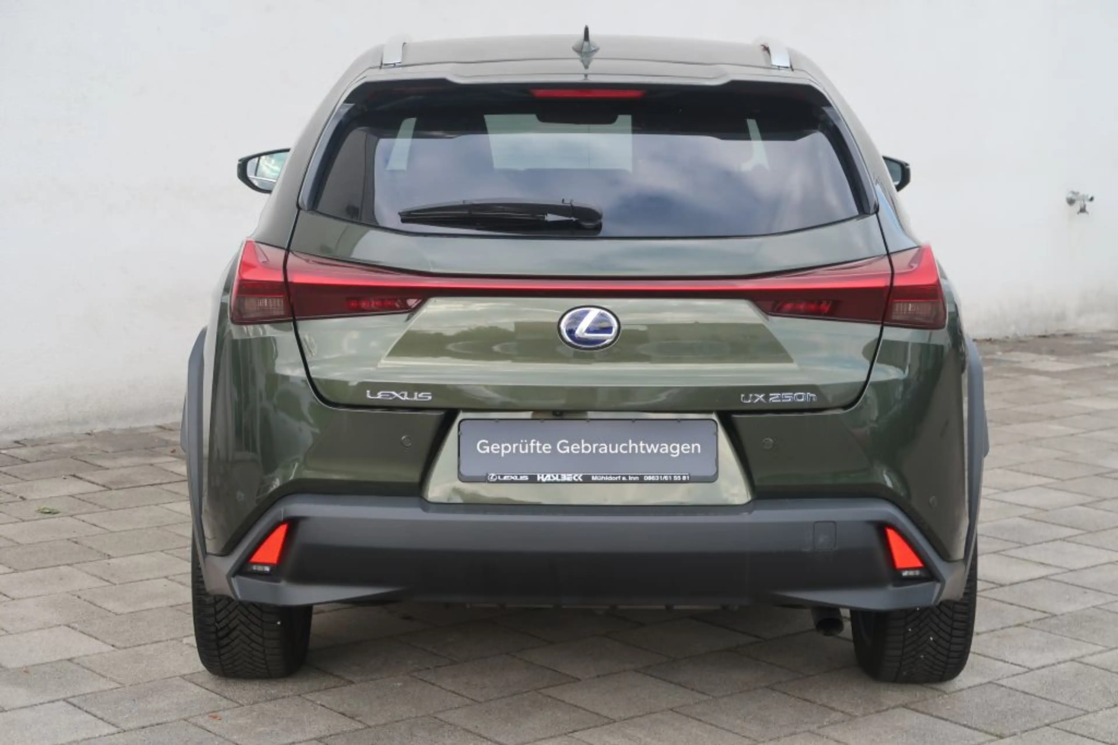 Lexus UX 250h Style Edition — photo 5