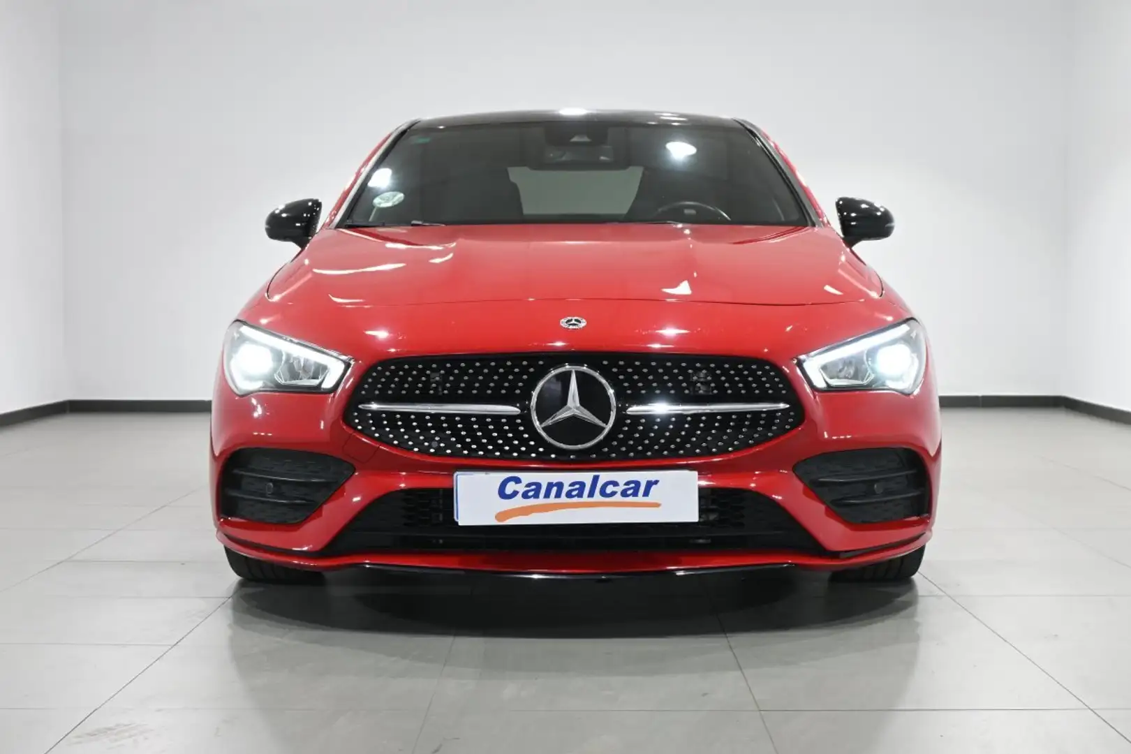Mercedes-Benz CLA 200 Rouge - 2