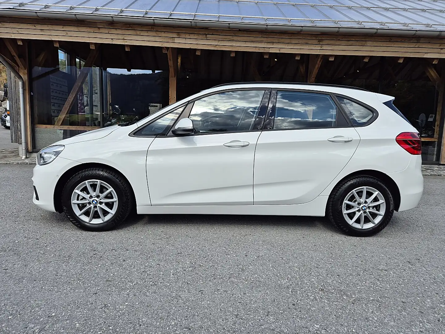 BMW 218 d Active Tourer Aut. Weiß - 2
