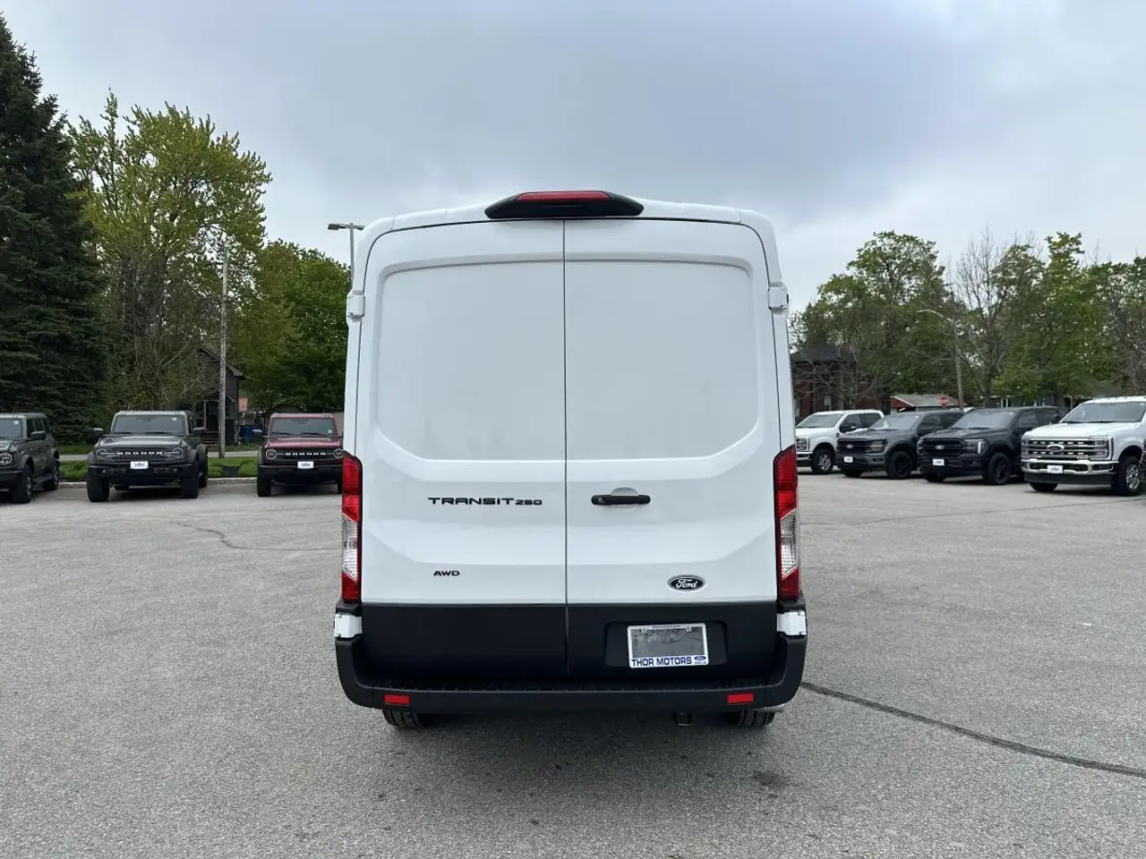 Ford Transit Cargo Van снимка Ford Transit Cargo Van