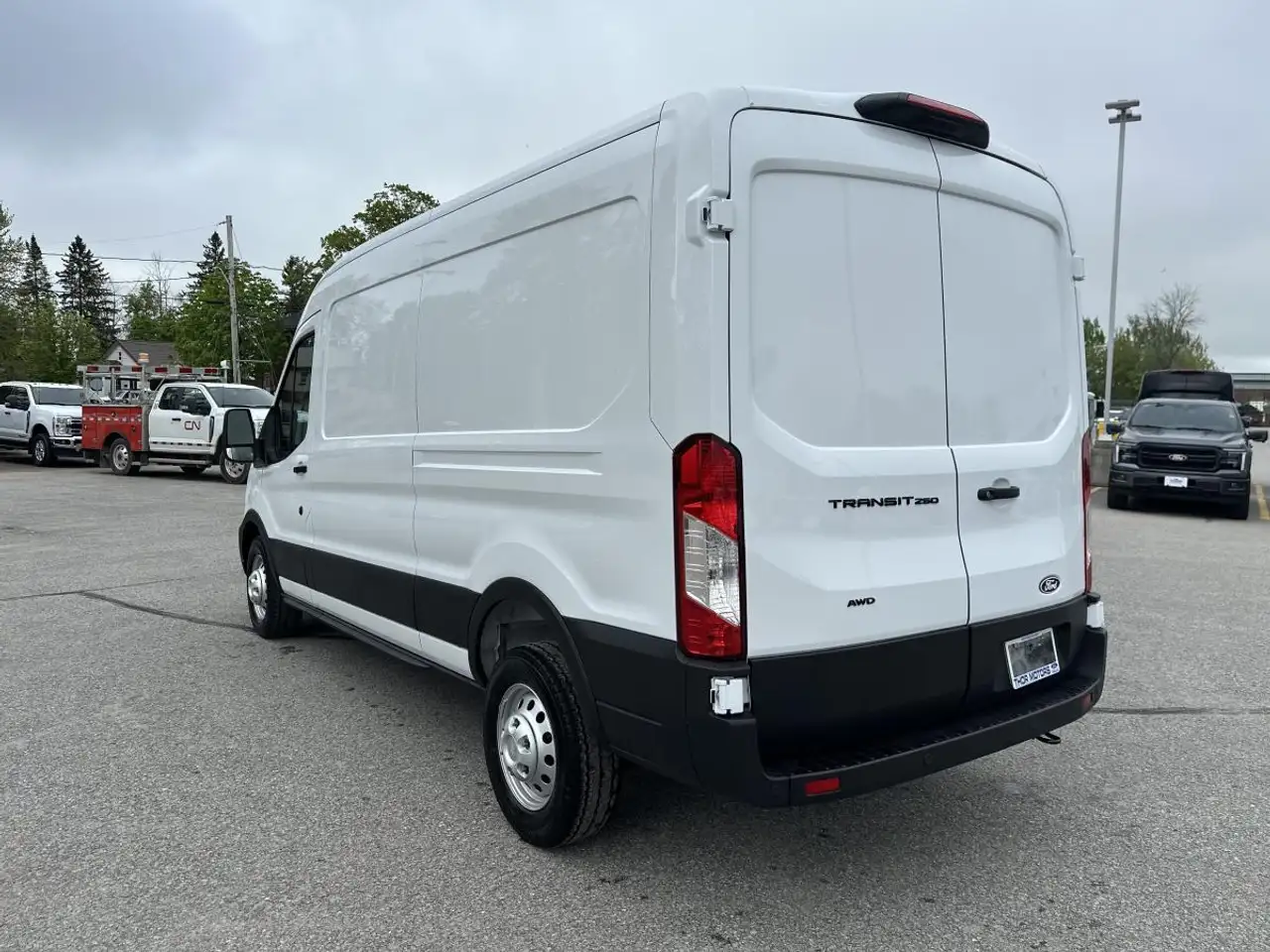 Ford Transit Cargo Van снимка Ford Transit Cargo Van