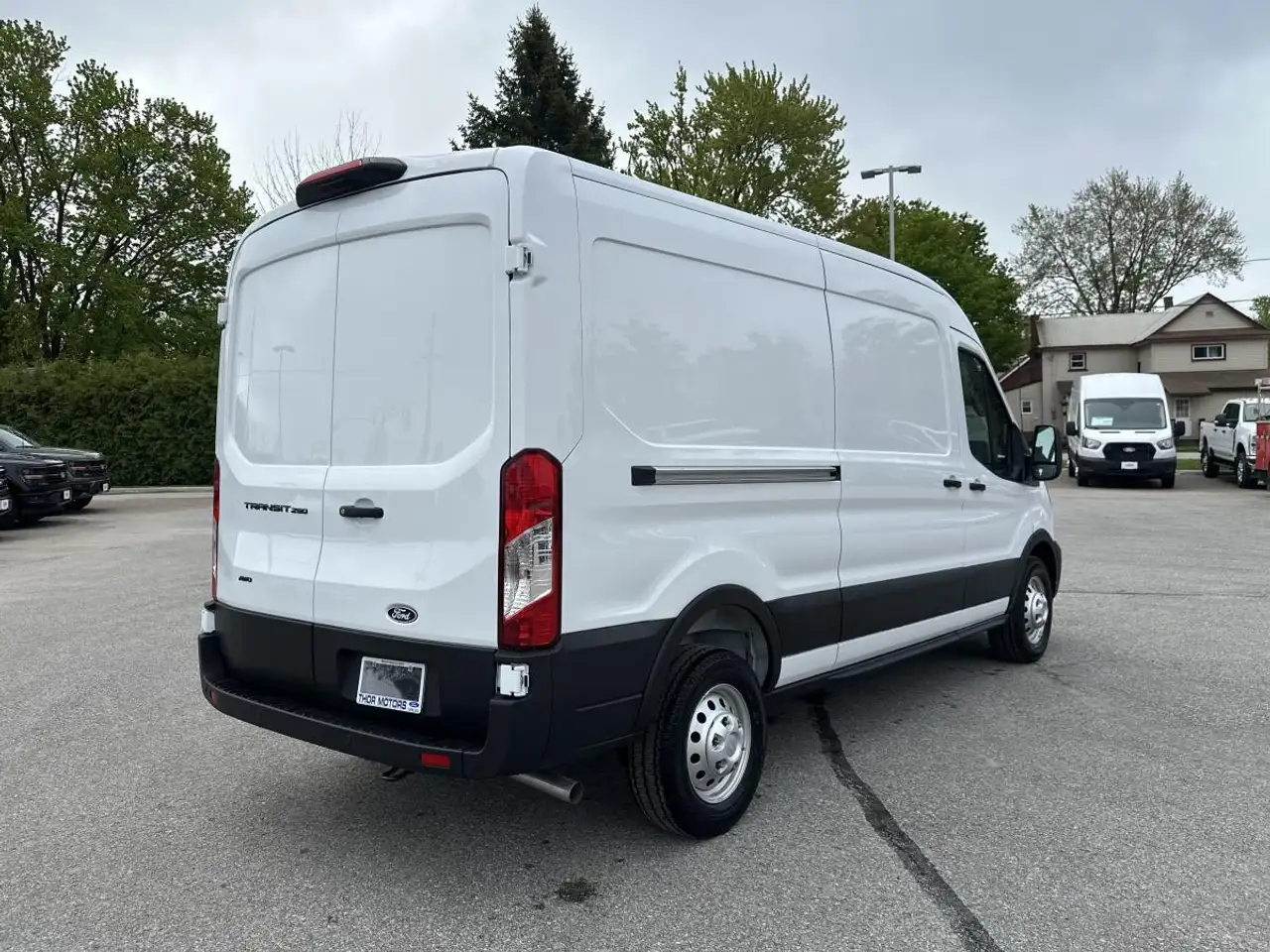 Ford Transit Cargo Van снимка Ford Transit Cargo Van