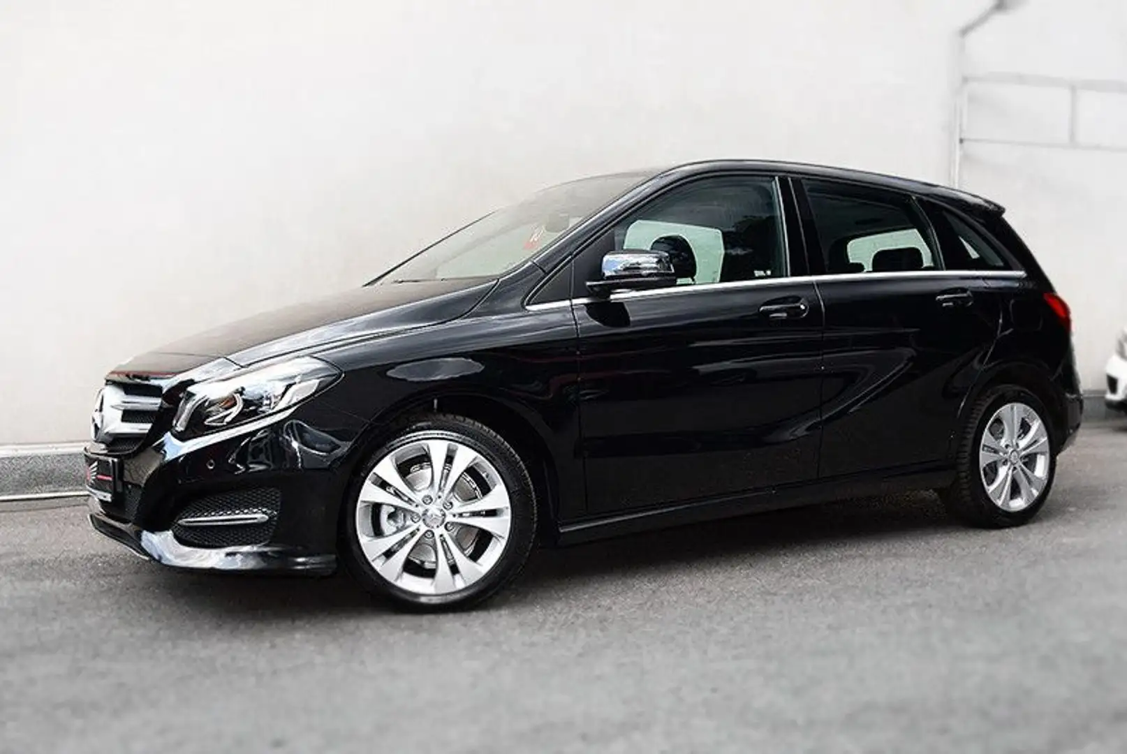 Mercedes-Benz B 220 d SPORT *1.Hand*Aut.*Leder*R-Cam* Schwarz - 2