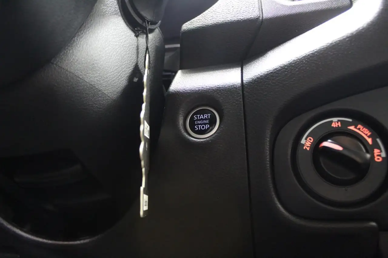 Nissan Frontier снимка Nissan Frontier