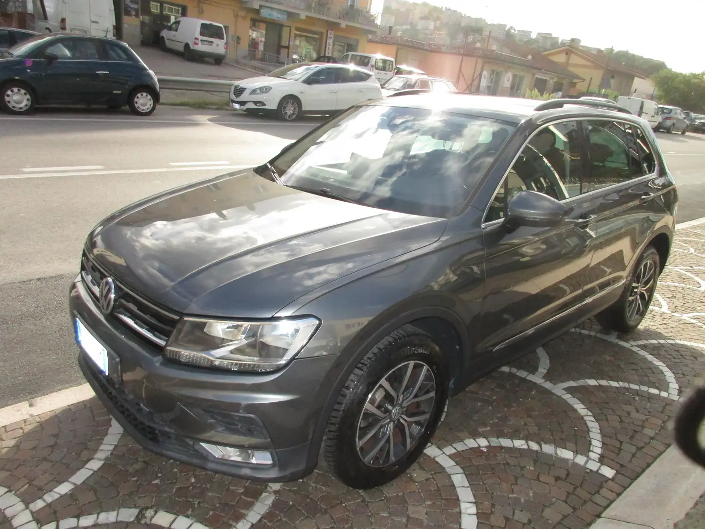 Volkswagen Tiguan 2.0 tdi Style 4motion 150cv dsg full opt garantita Grigio - 2