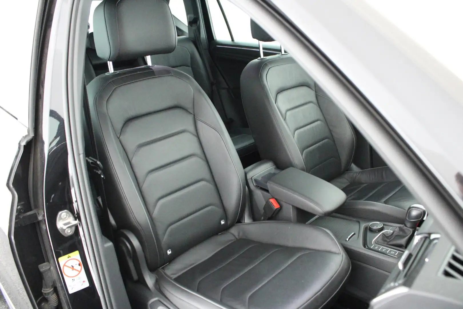 SEAT Tarraco 1.5 TSI 150pk DSG Xcellence Trekhaak Camera Leder Fekete - 2
