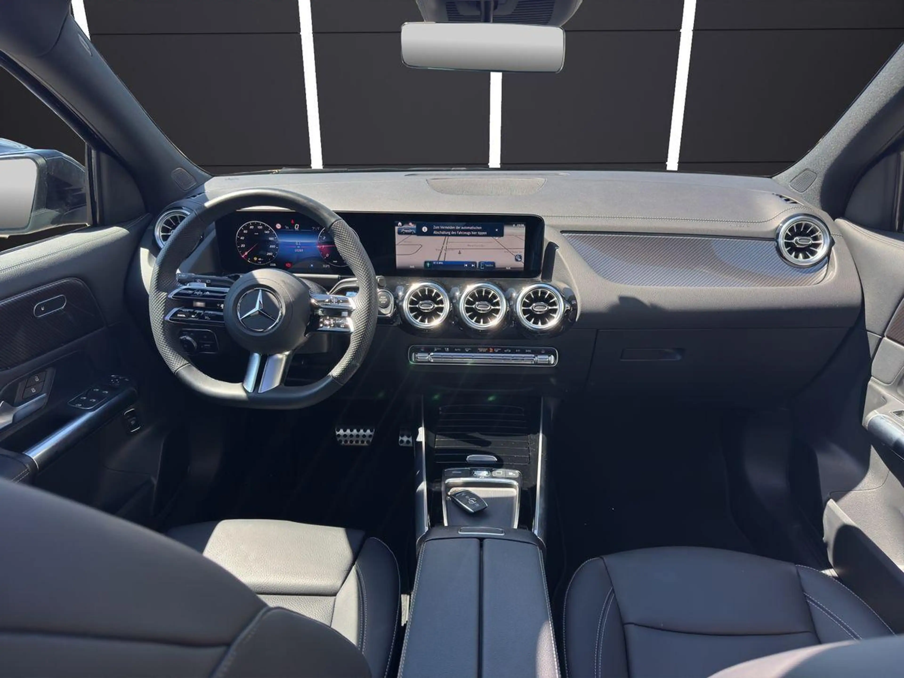 Mercedes-Benz GLA 220 4Matic AMG Line Advanced+ Pano Leder 360 — photo 10