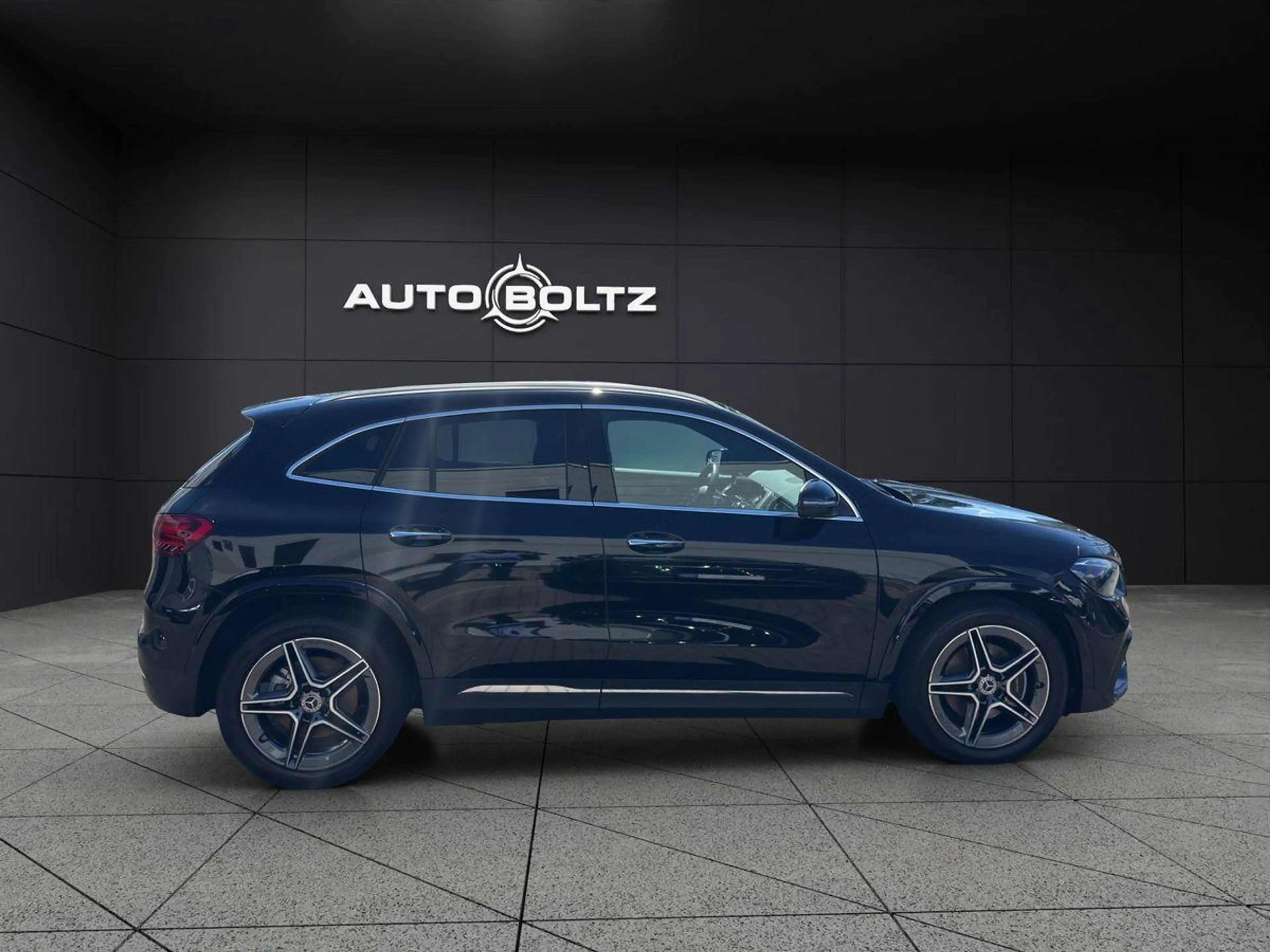 Mercedes-Benz GLA 220 4Matic AMG Line Advanced+ Pano Leder 360 — photo 7