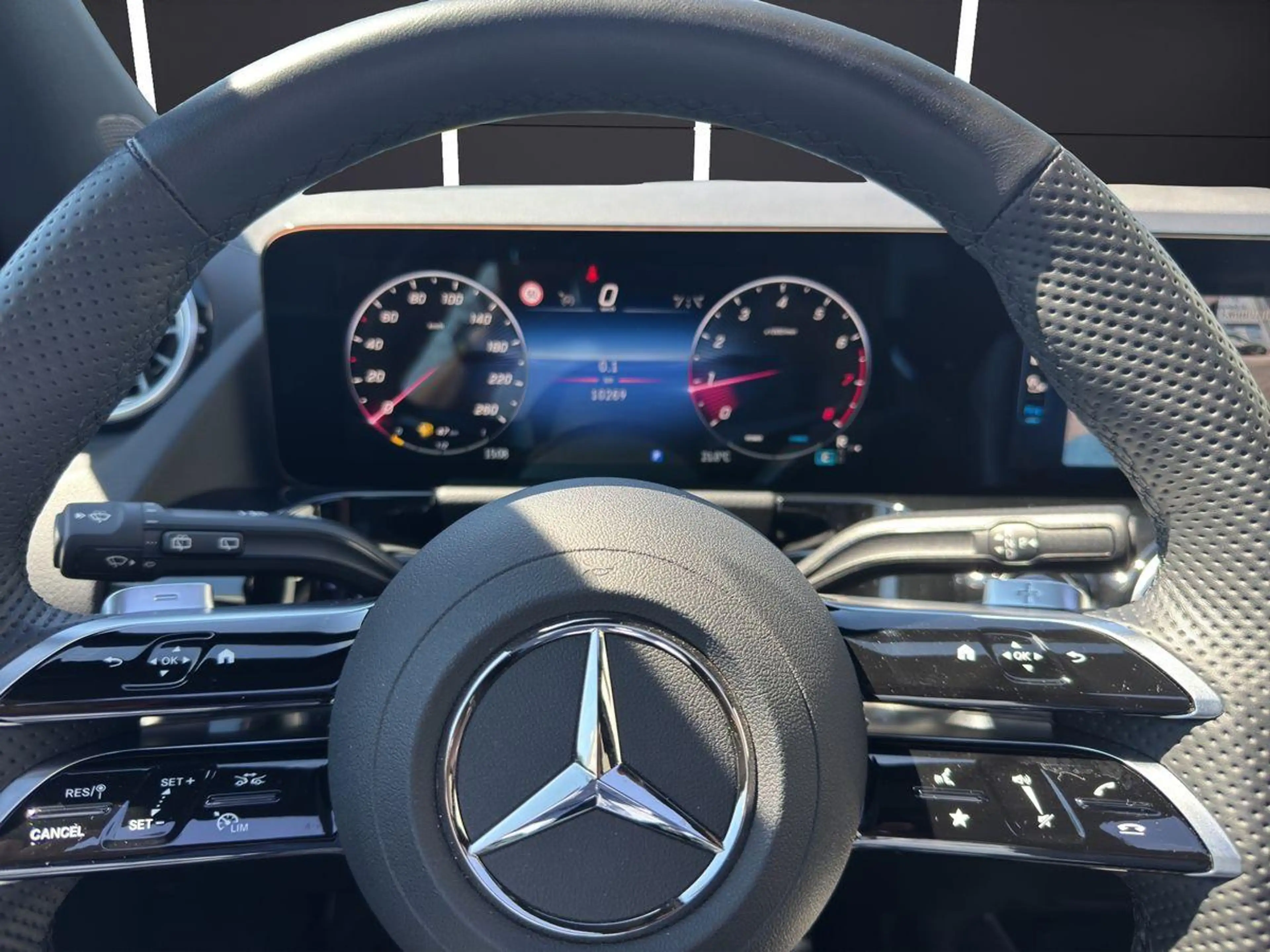 Mercedes-Benz GLA 220 4Matic AMG Line Advanced+ Pano Leder 360 — photo 12