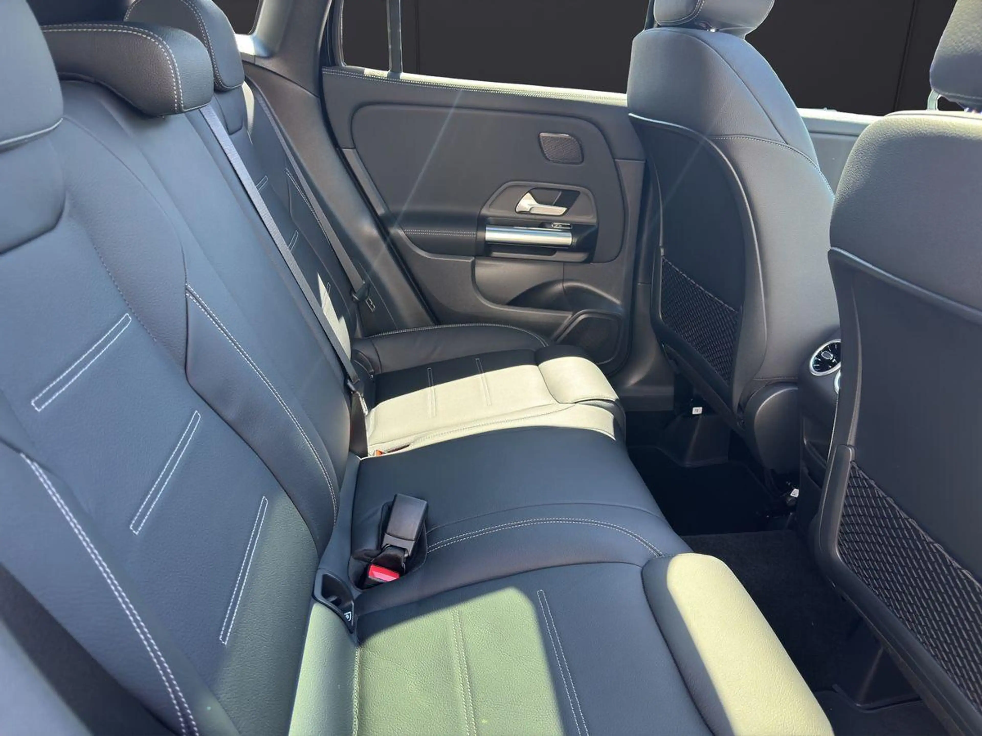 Mercedes-Benz GLA 220 4Matic AMG Line Advanced+ Pano Leder 360 — photo 13