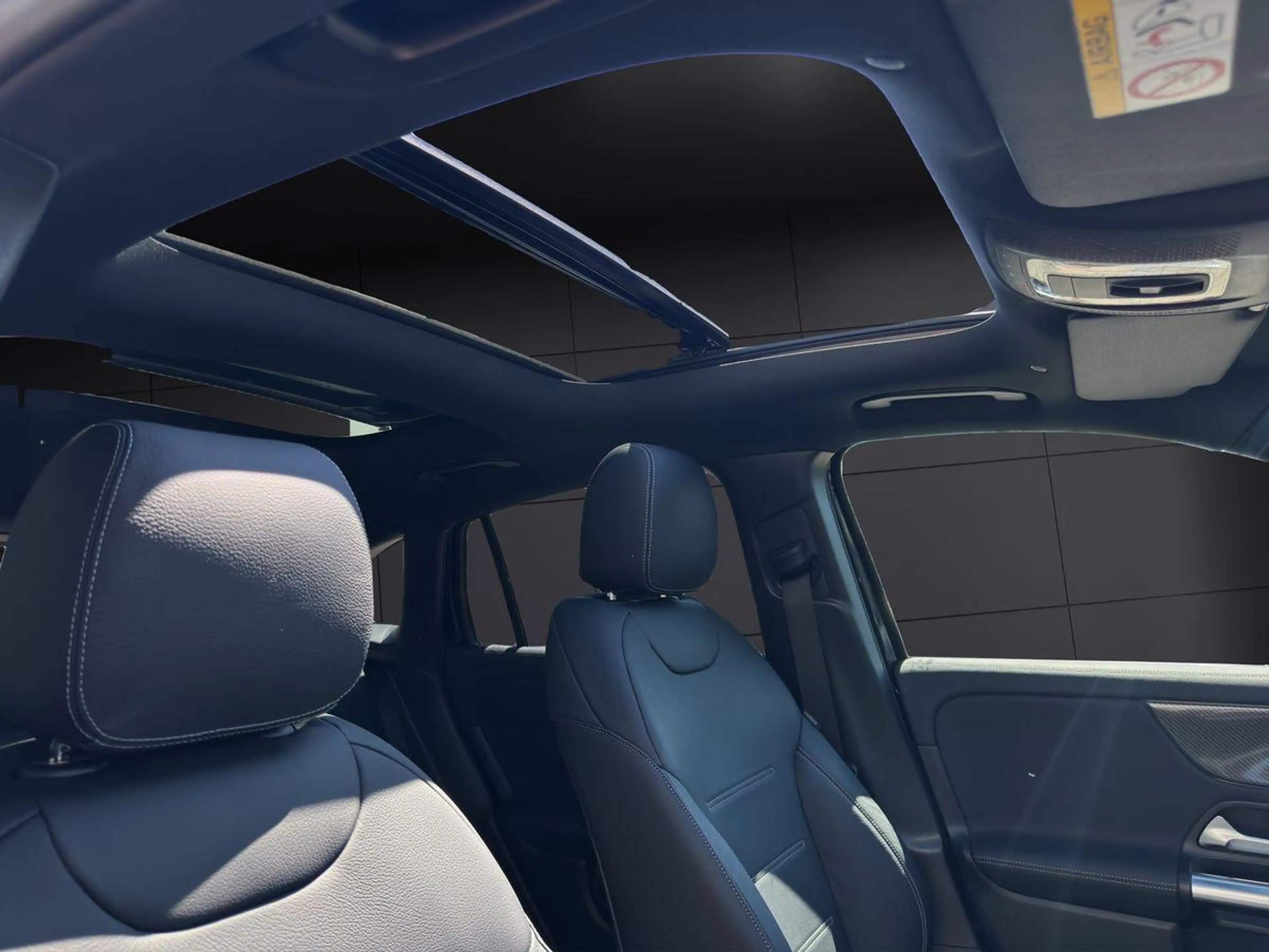Mercedes-Benz GLA 220 4Matic AMG Line Advanced+ Pano Leder 360 — photo 15