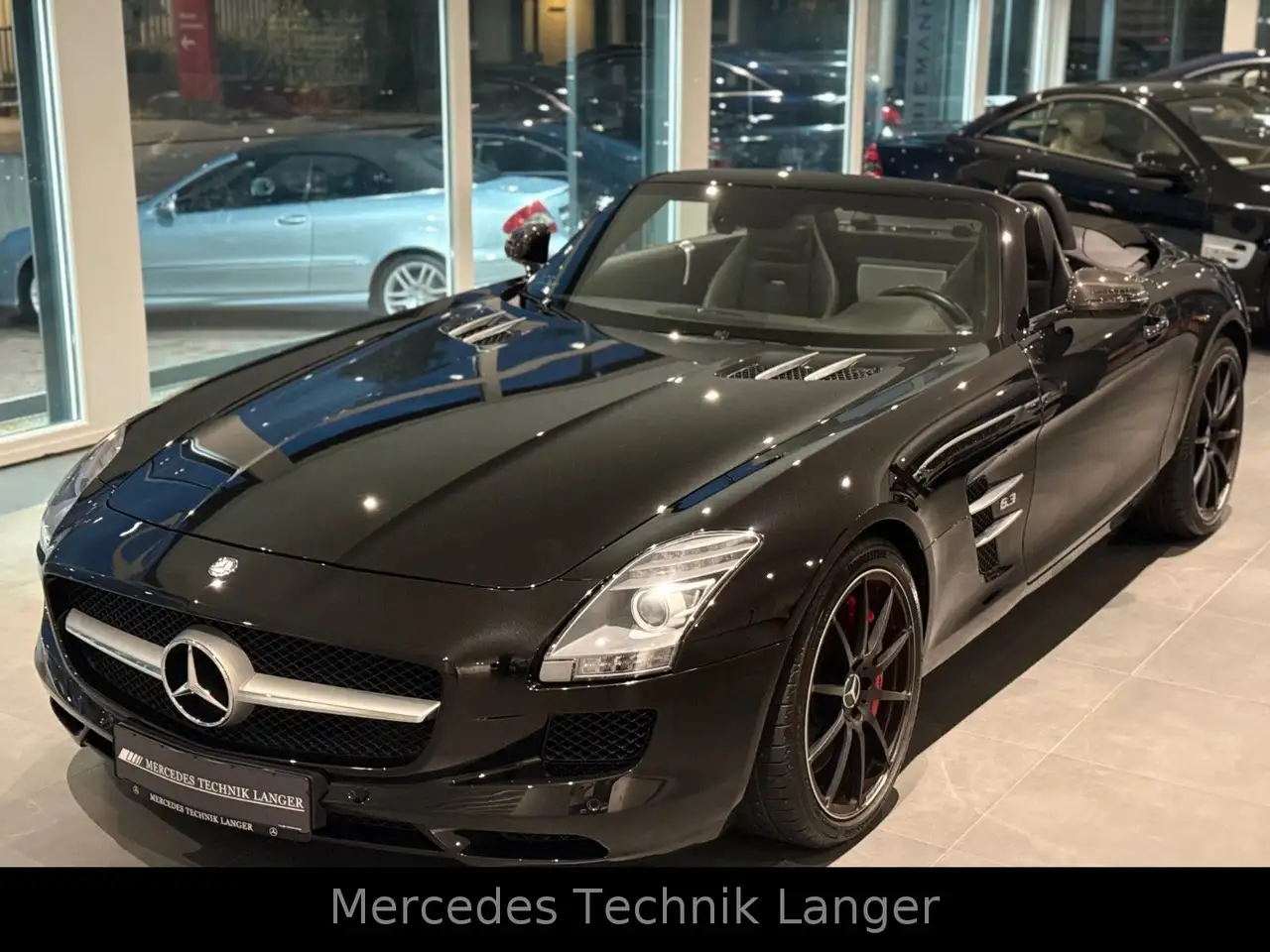 Mercedes-Benz SLS