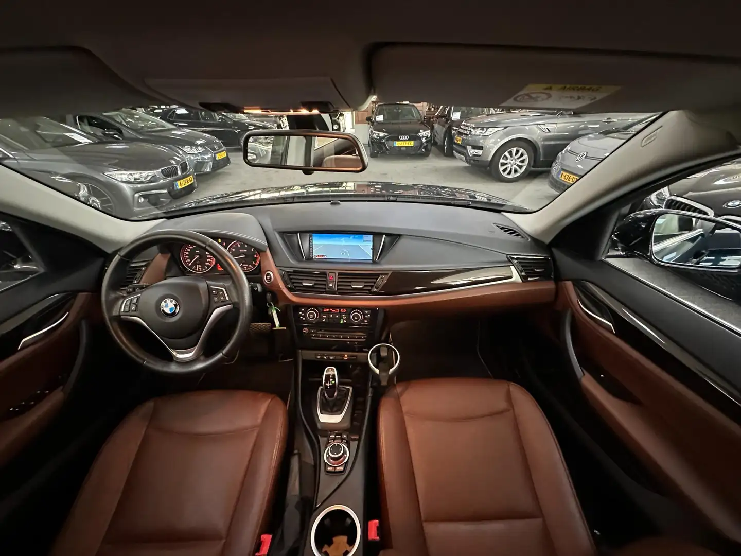 BMW X1 SDrive20i High Executive/NAVI/LEDER/XENON/NL-AUTO Blau - 2