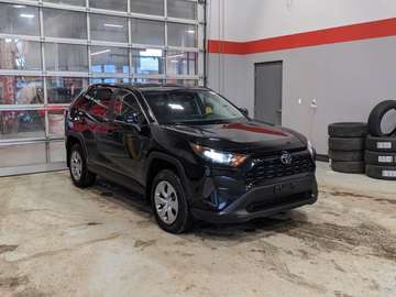 LE - Clean Carfax, AWD, Heated Seats