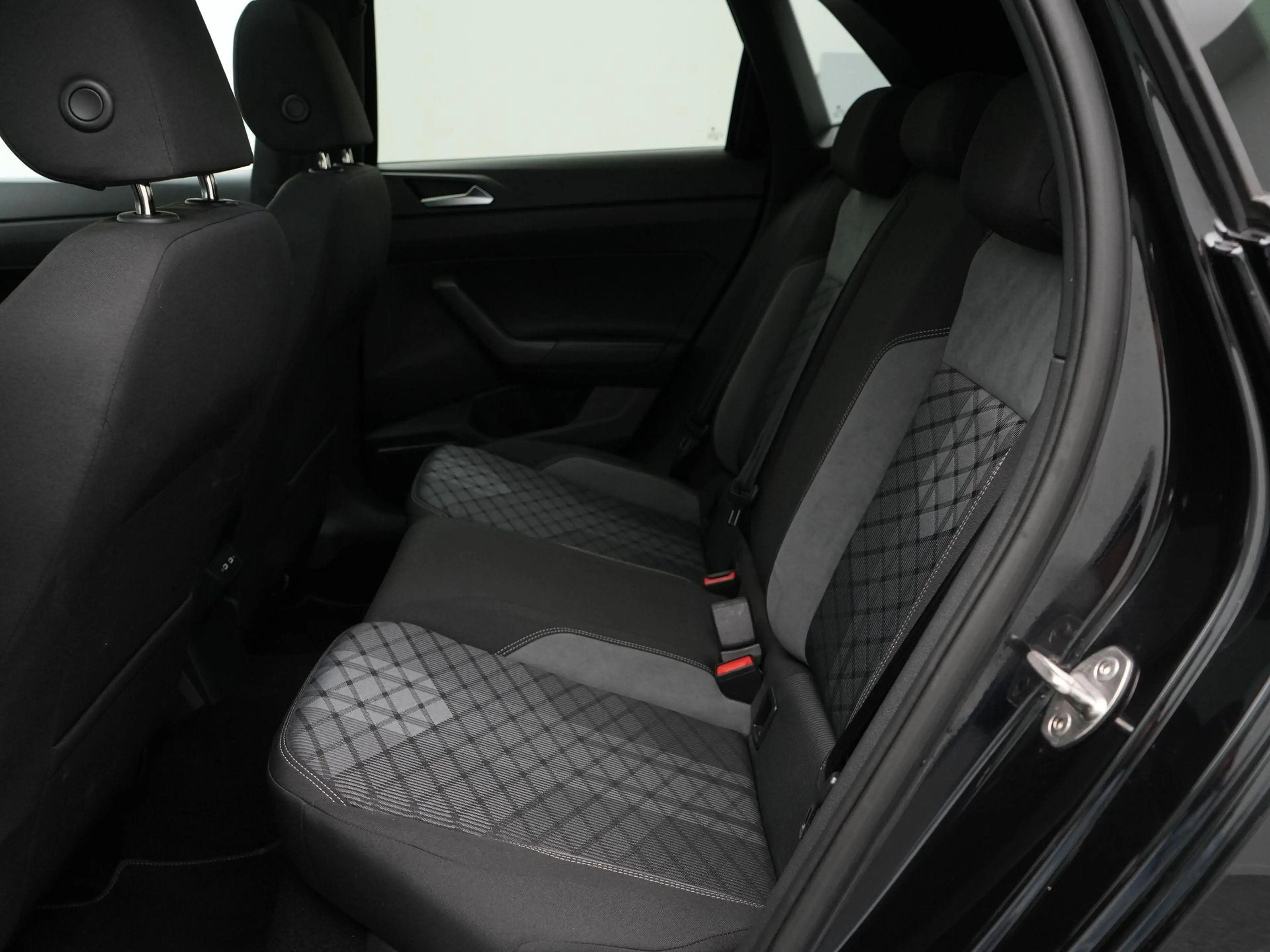 Volkswagen Polo R-Line 1.0 TSI 95 PK | LED Matrix IQ | Trekhaak | — photo 13