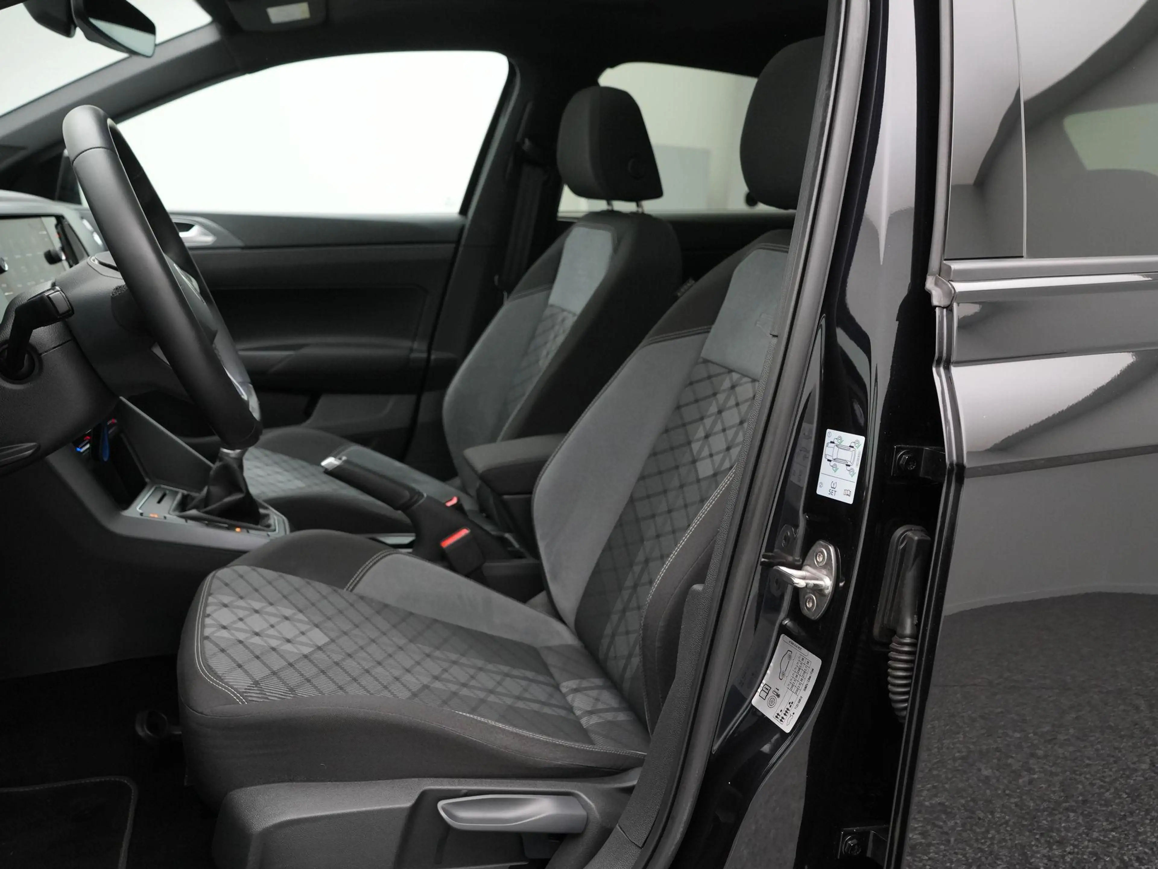 Volkswagen Polo R-Line 1.0 TSI 95 PK | LED Matrix IQ | Trekhaak | — photo 12