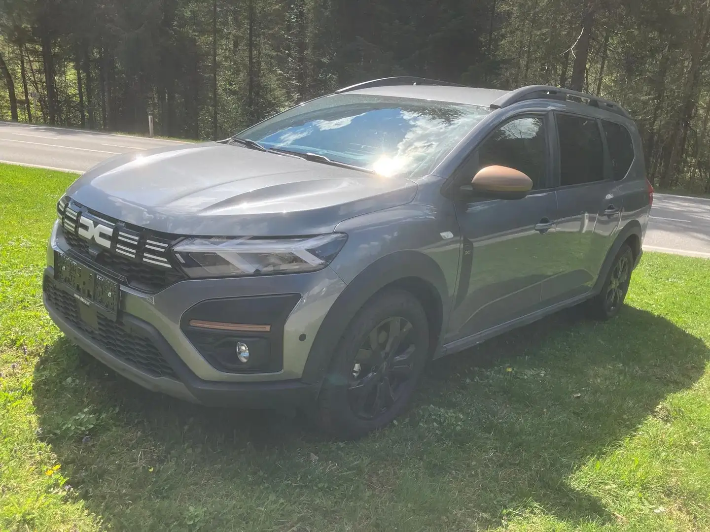 Dacia Jogger Extreme HYBRID 140 7-Sitzer Grau - 2