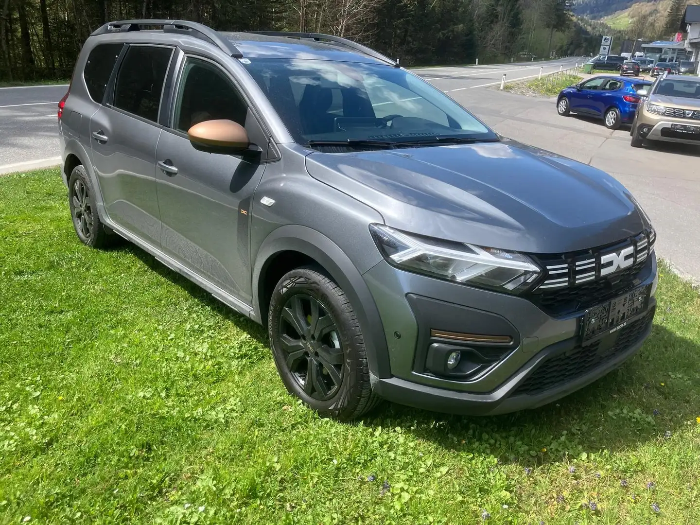 Dacia Jogger Extreme HYBRID 140 7-Sitzer Grau - 1