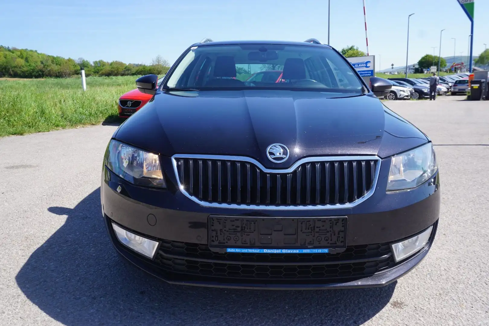 Skoda Octavia Combi 1,6 TDI Style 4x4 Schwarz - 1