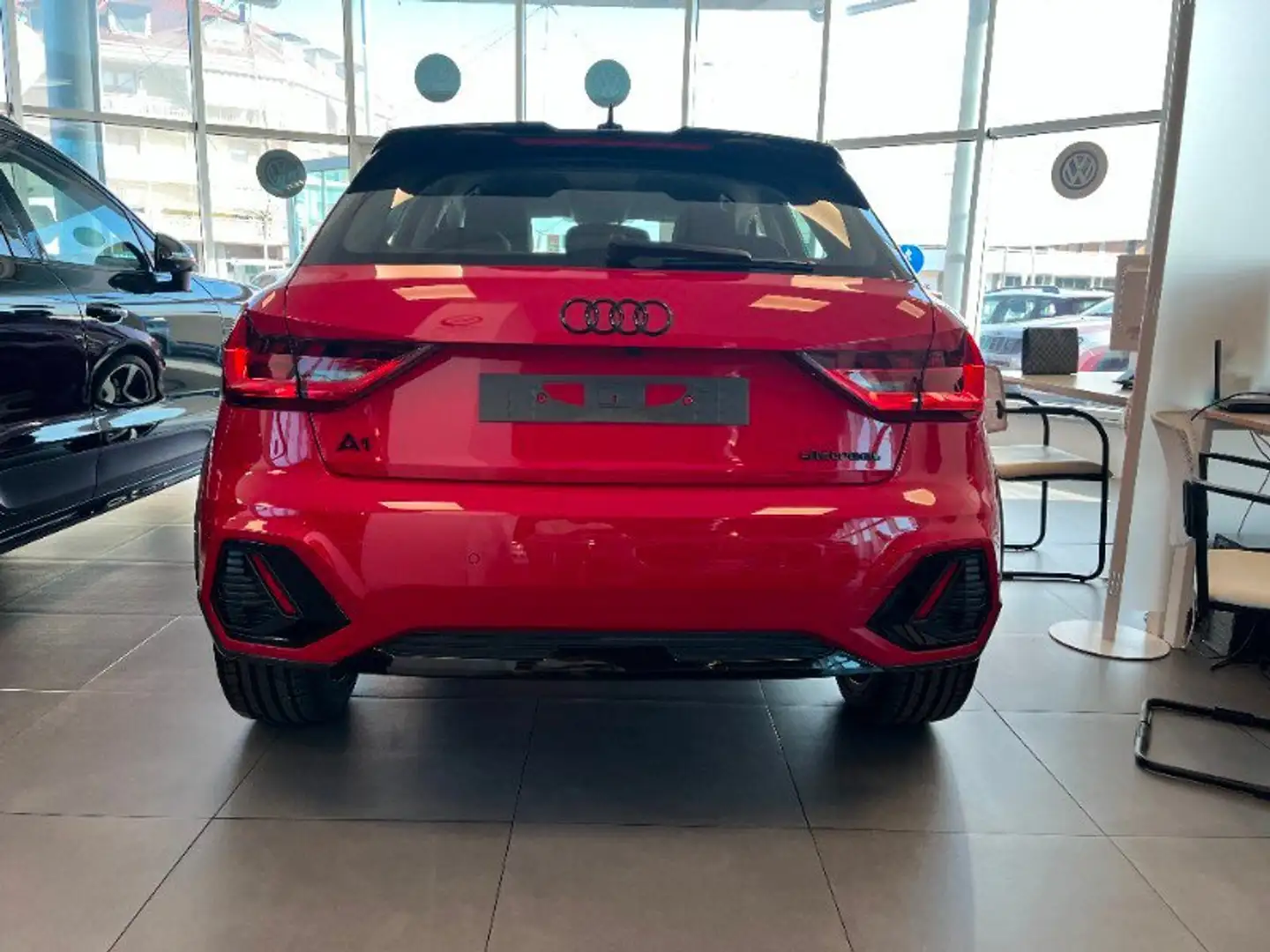 Audi A1 A1 allstreet 30 TFSI S tronic Identity Contrast Zwart - 2