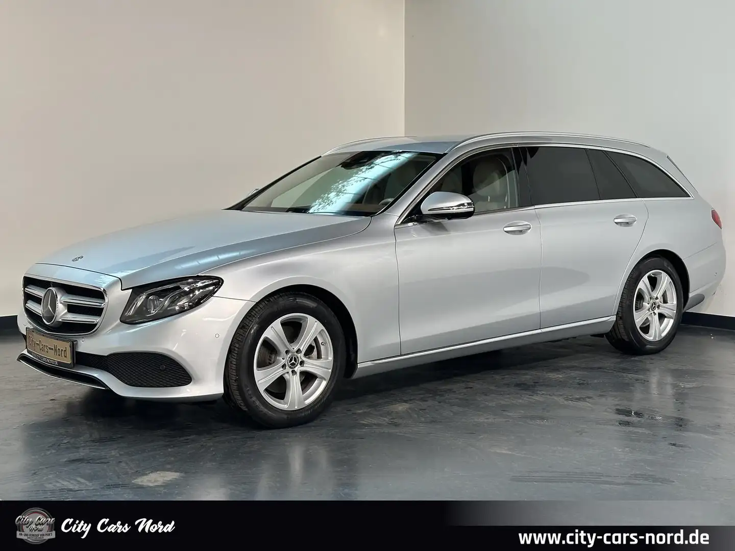 Mercedes-Benz E 200 4Matic Avantgarde WIDE+KAMERA+MBEAM+MEMORY Silber - 1