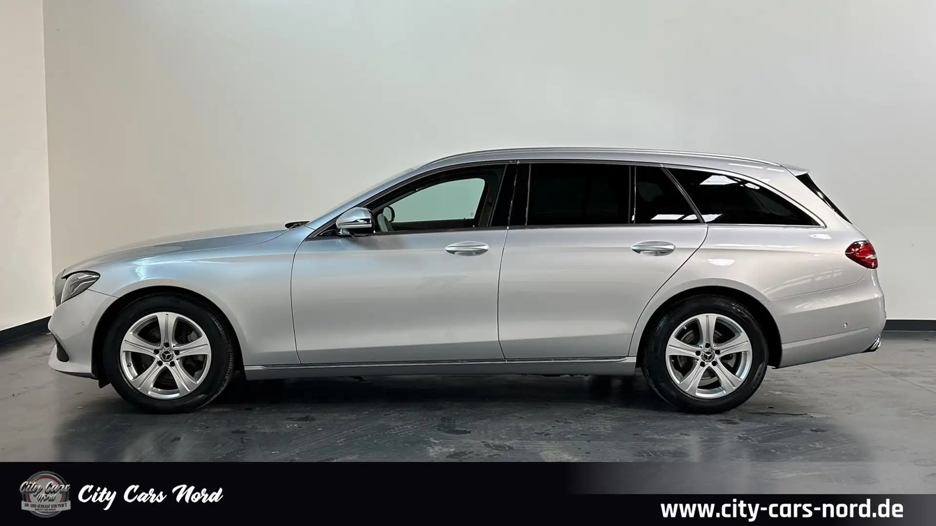 Mercedes-Benz E 200 4Matic Avantgarde WIDE+KAMERA+MBEAM+MEMORY Silber - 2