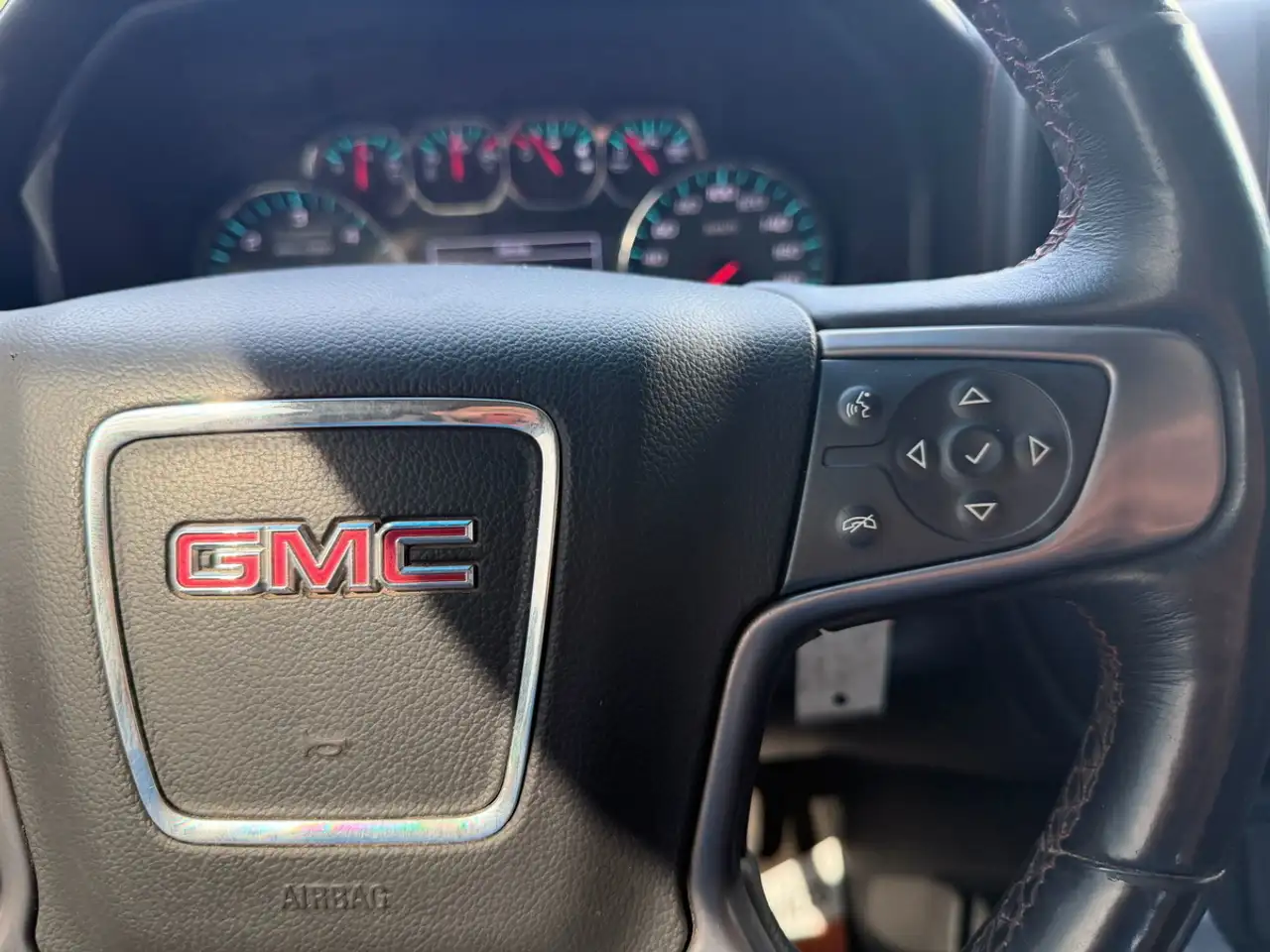 GMC Sierra 1500 photo GMC Sierra 1500